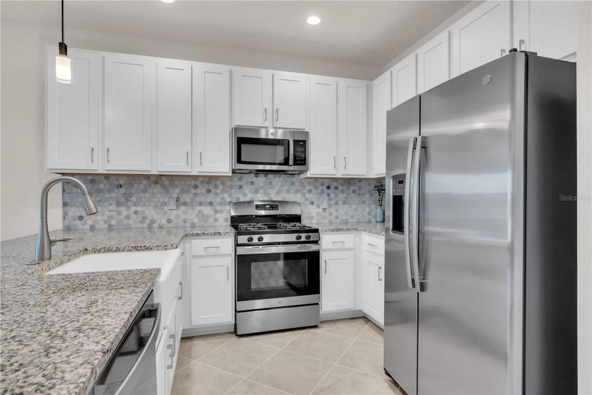 Property Slideshow image 15 of 48 | 15513 santa pola dr, Wimauma, FL, 33598