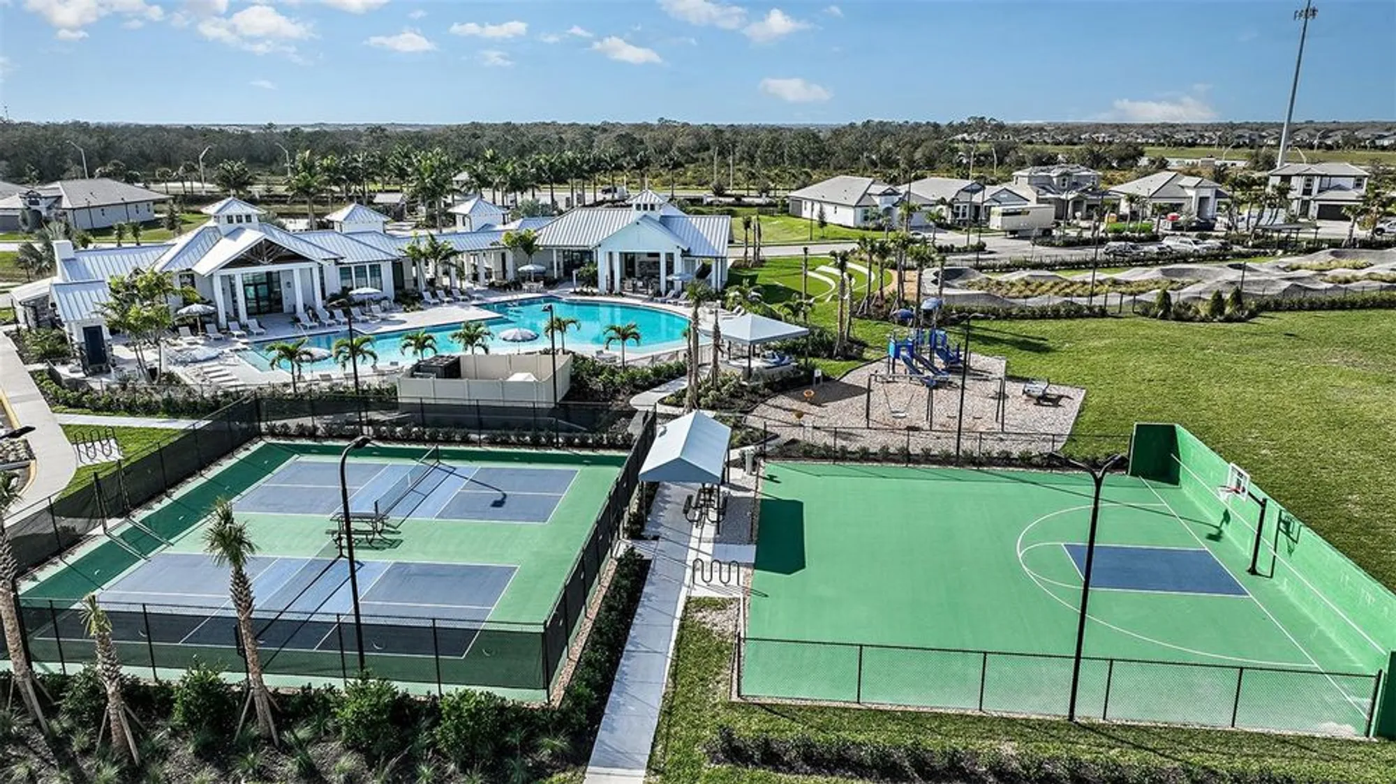 Property Slideshow image 6 of 18 | 17020 savory mist cir, Lakewood Ranch, FL, 34211