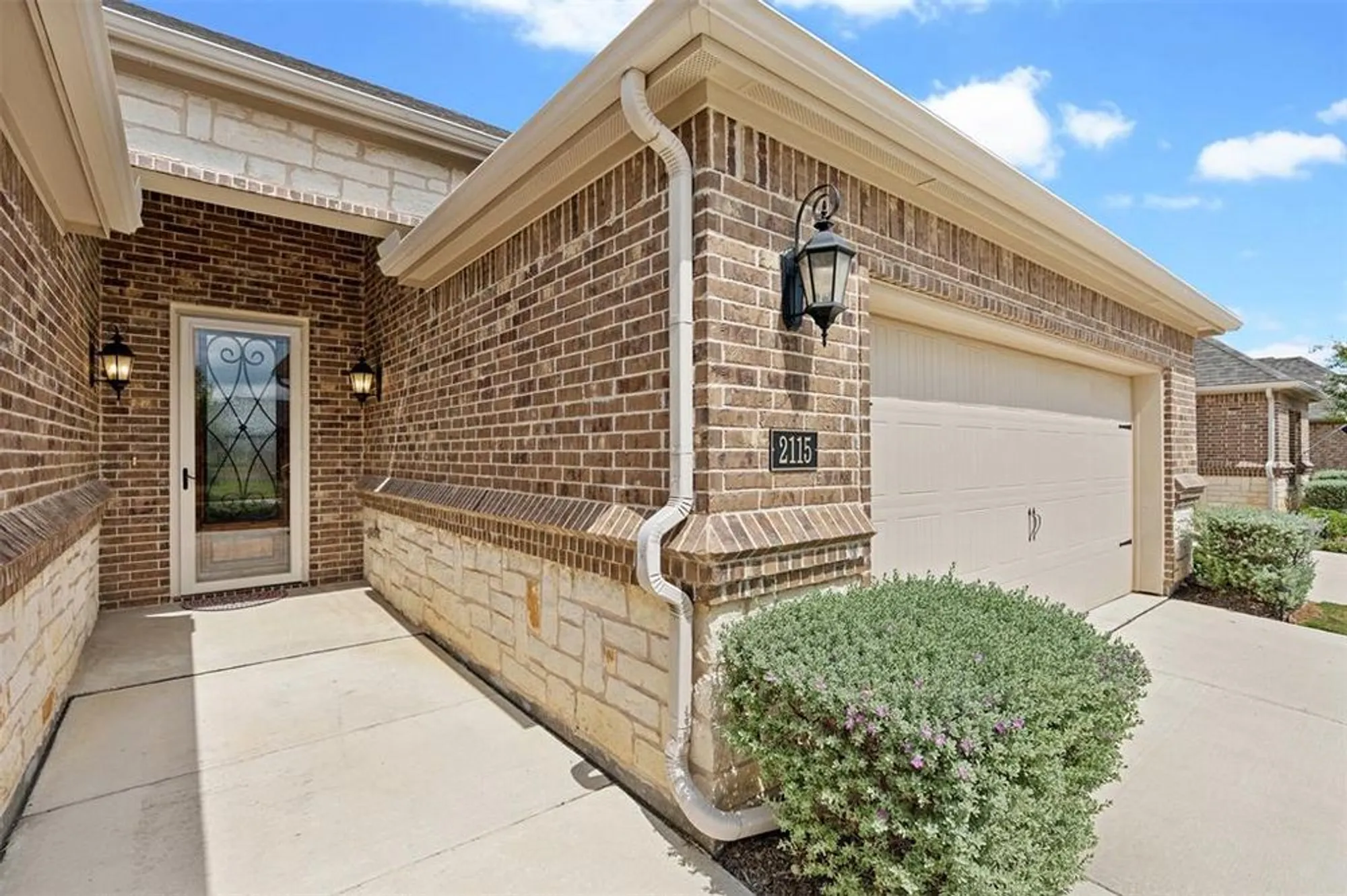 Property Slideshow image 4 of 40 | 2115 ladera way 2115, Mansfield, TX, 76063