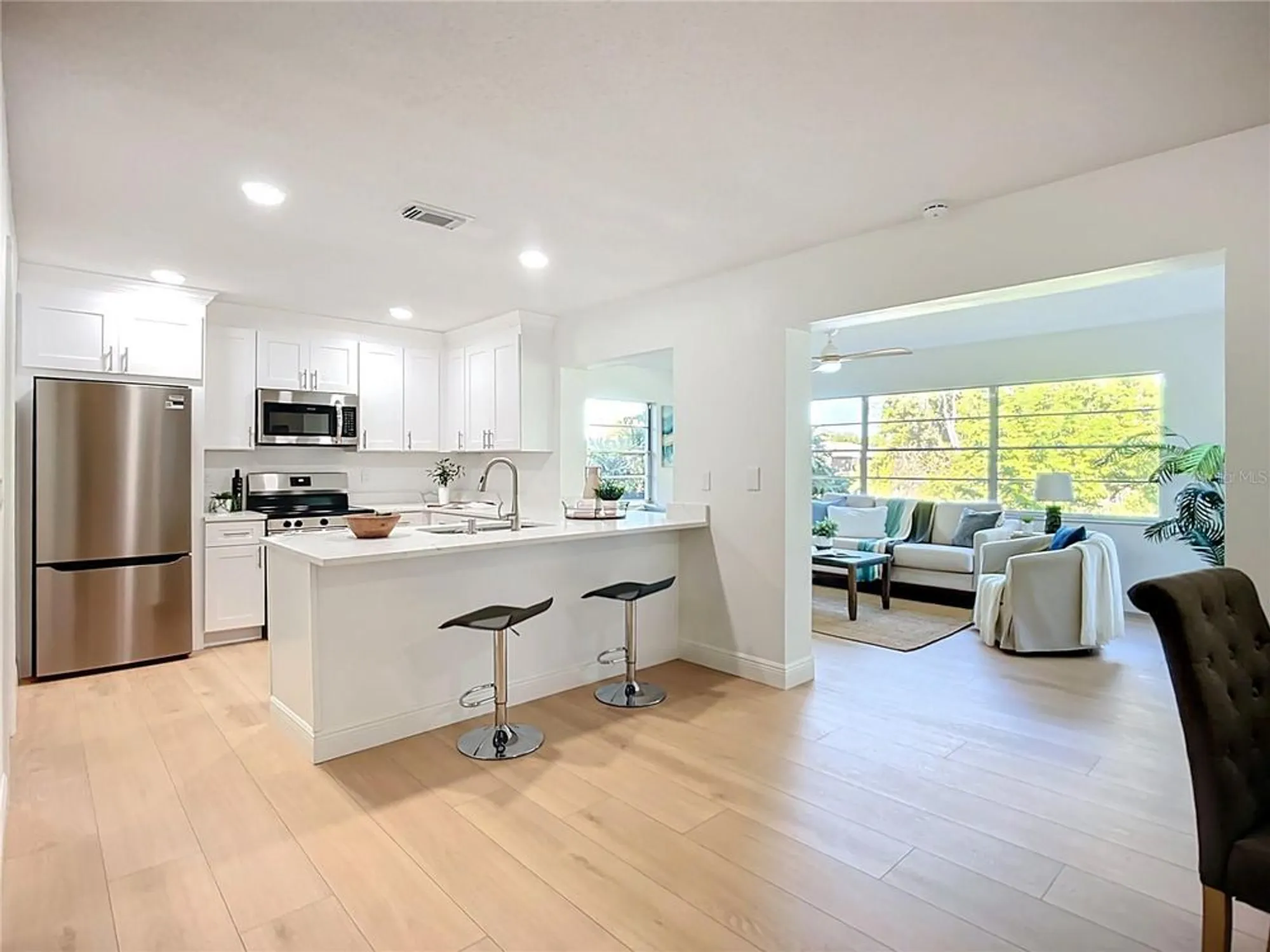 Property Slideshow image 6 of 41 | 2014 hampstead cir, Sun City Center, FL, 33573