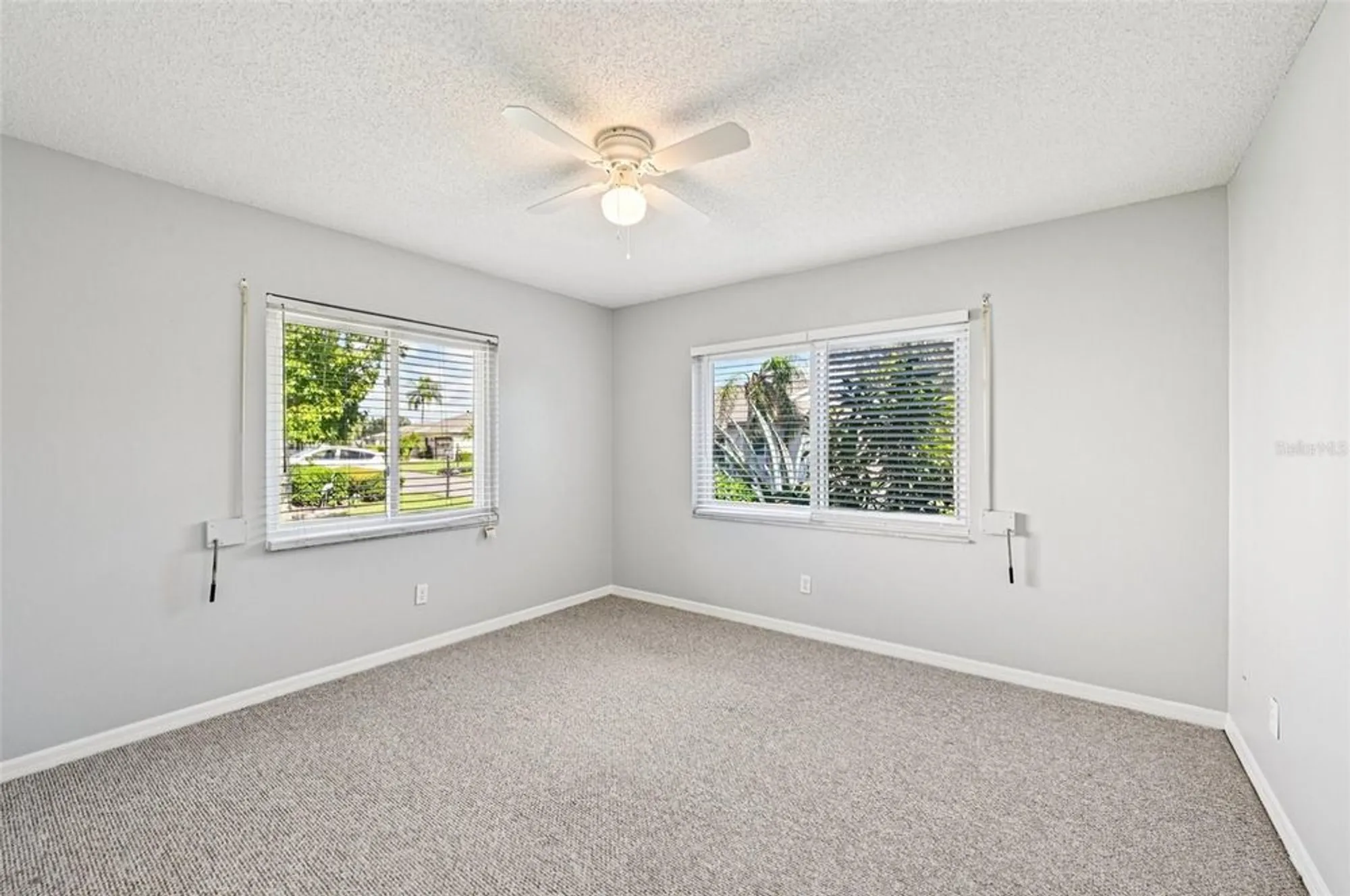 Property Slideshow image 17 of 55 | 2421 lancaster dr, Sun City Center, FL, 33573