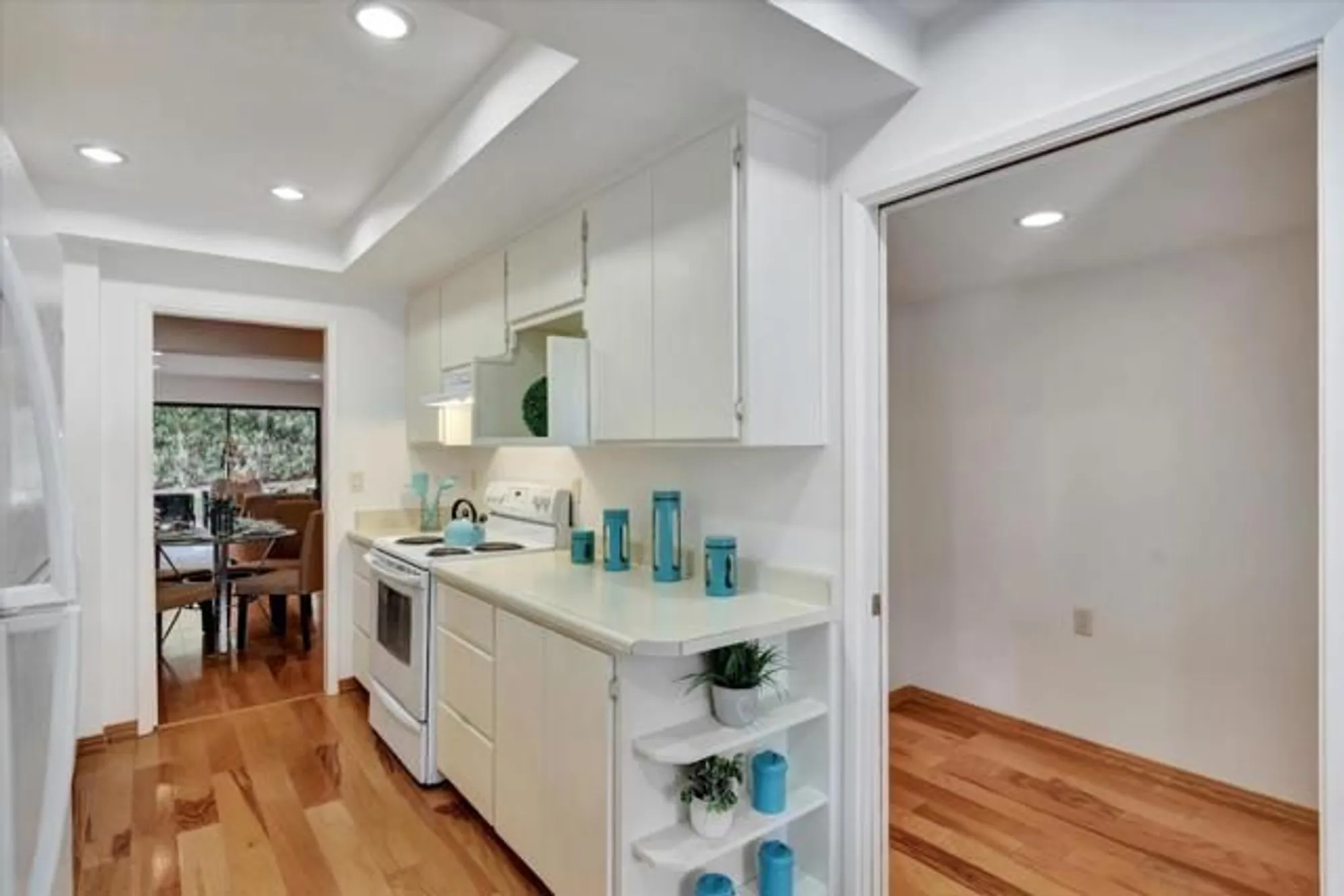 Property Slideshow image 9 of 37 | 5302 cribari hts, San Jose, CA, 95135