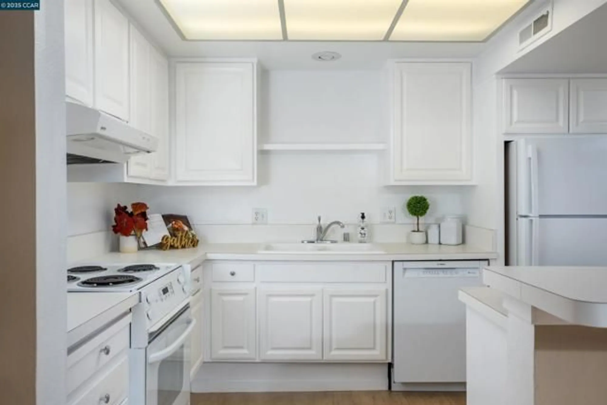 Property Slideshow image 12 of 26 | 1601 canyonwood ct 8, Walnut Creek, CA, 94595