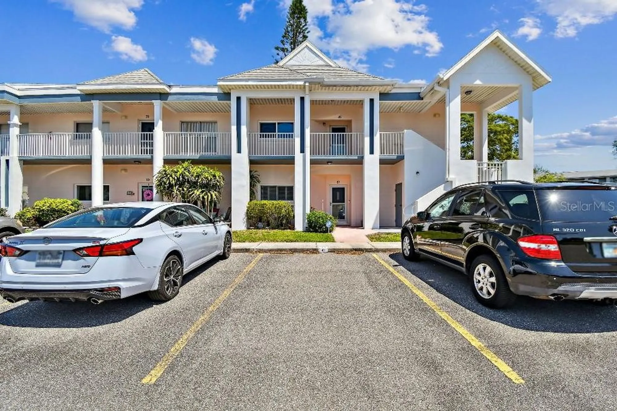 Property Slideshow image 1 of 23 | 2291 americus blvd 41, Clearwater, FL, 33763