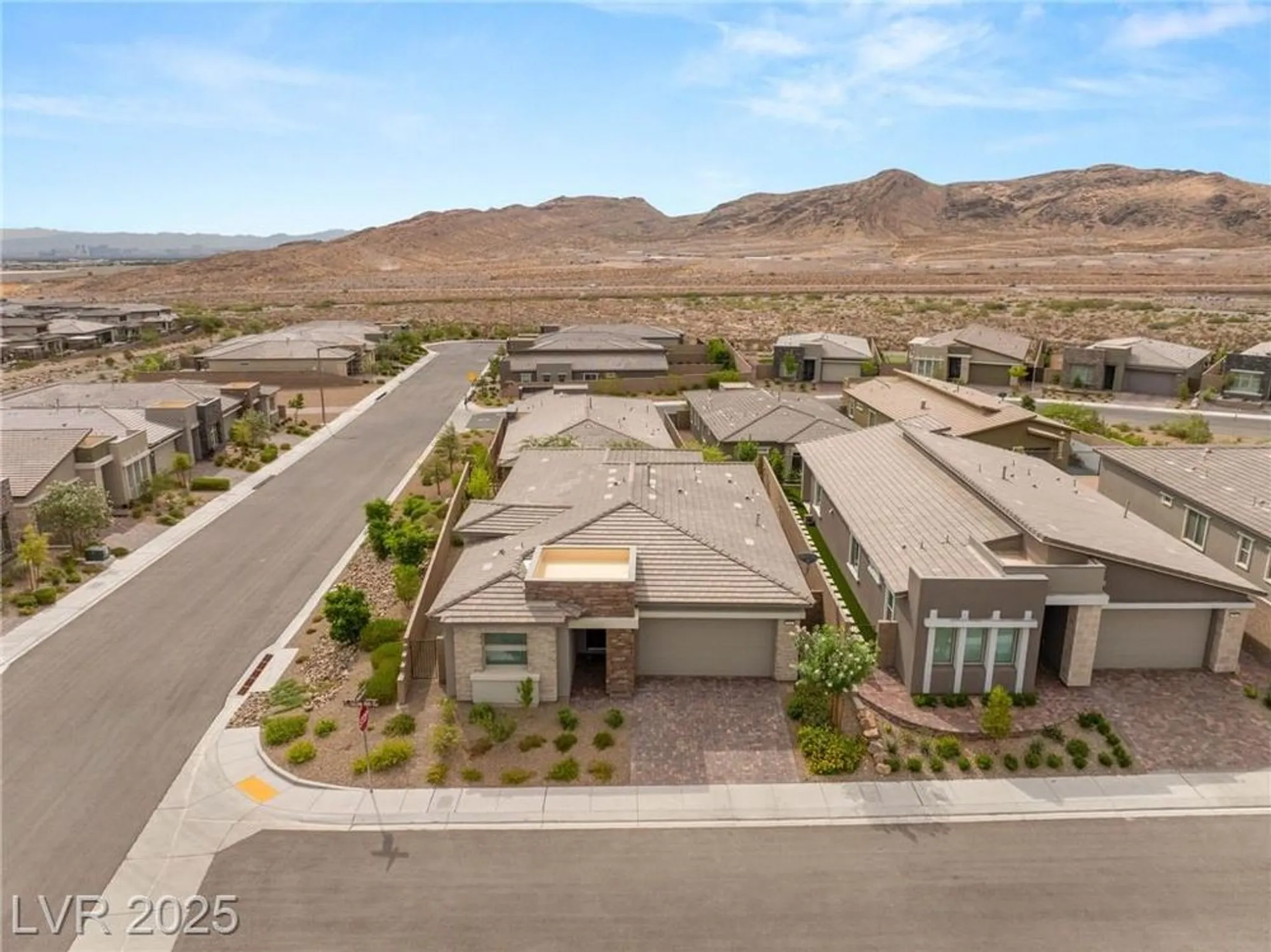 Property Slideshow image 27 of 33 | 912 calluna hills ln, Las Vegas, NV, 89138