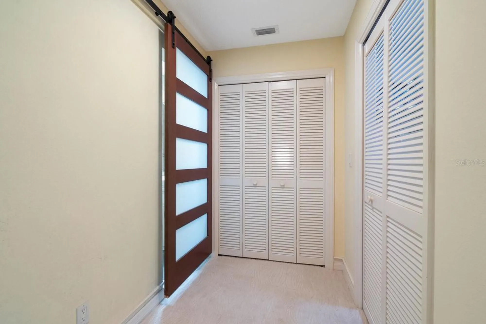 Property Slideshow image 21 of 49 | 4033 wilshire cir 139, Sarasota, FL, 34238