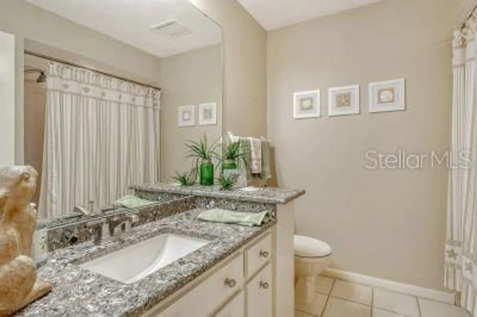 Property Slideshow image 24 of 28 | 3954 wilshire cir e # 165, Sarasota, FL, 34238