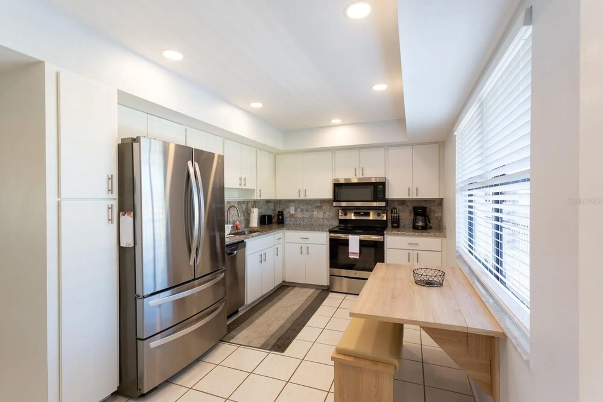 Property Slideshow image 17 of 41 | 5630 golf pointe dr 206, Sarasota, FL, 34243