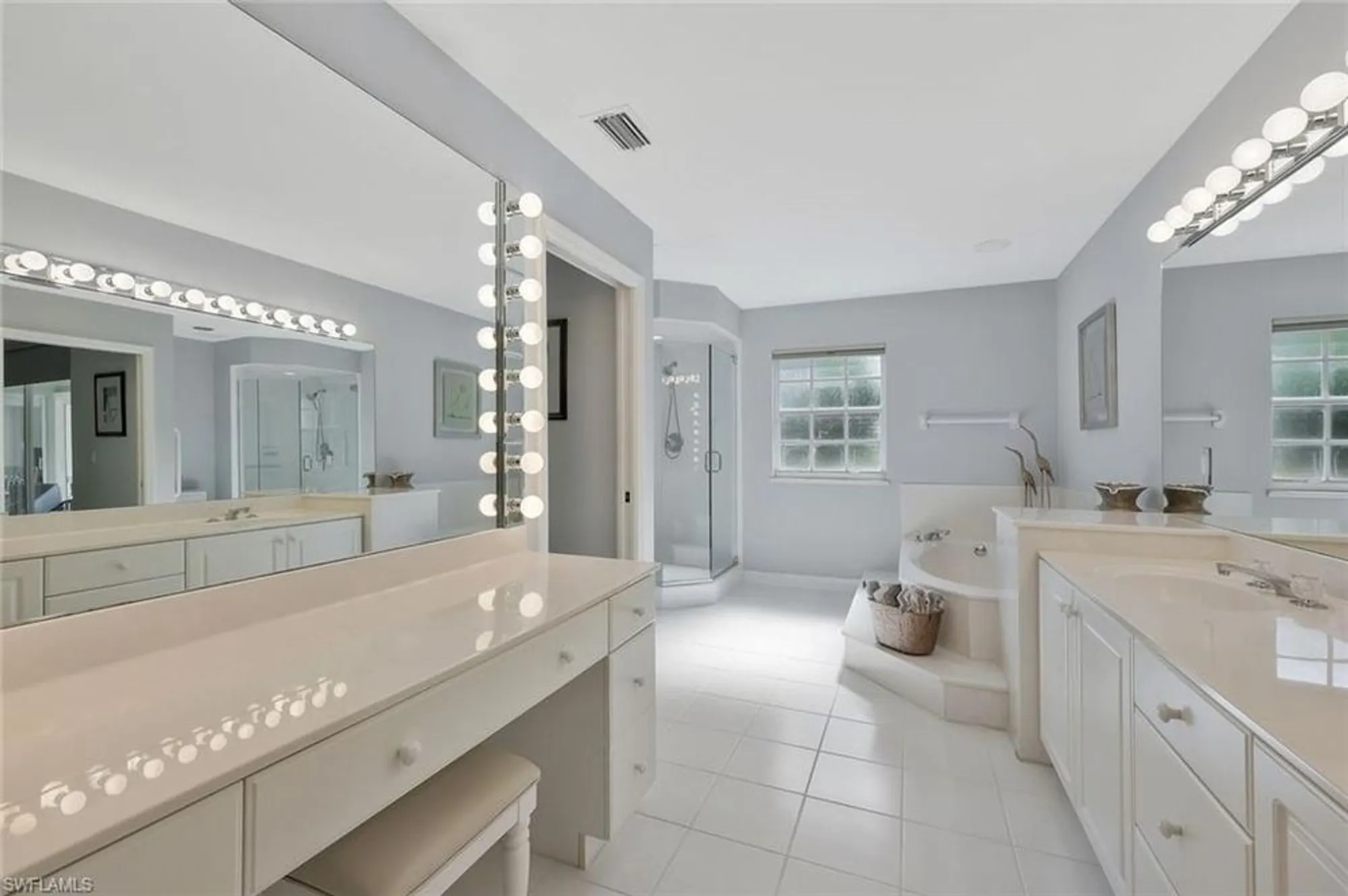 Property Slideshow image 13 of 22 | 180 via perignon # 101, Naples, FL, 34119