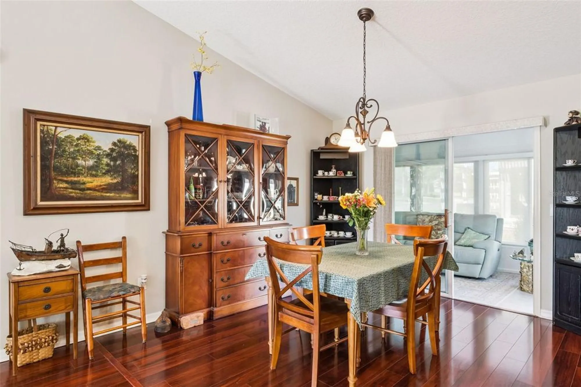 Property Slideshow image 22 of 75 | 909 abaco path, The Villages, FL, 32163