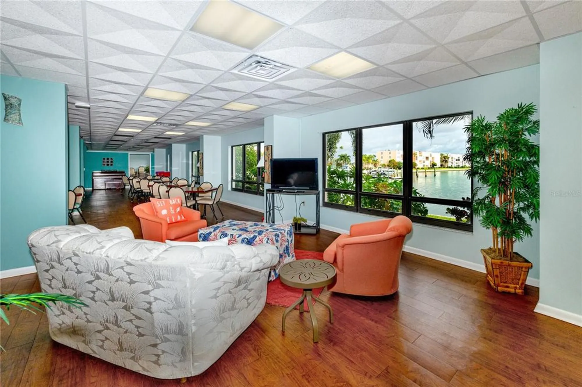 Property Slideshow image 46 of 59 | 7645 sun island dr 304, South Pasadena, FL, 33707