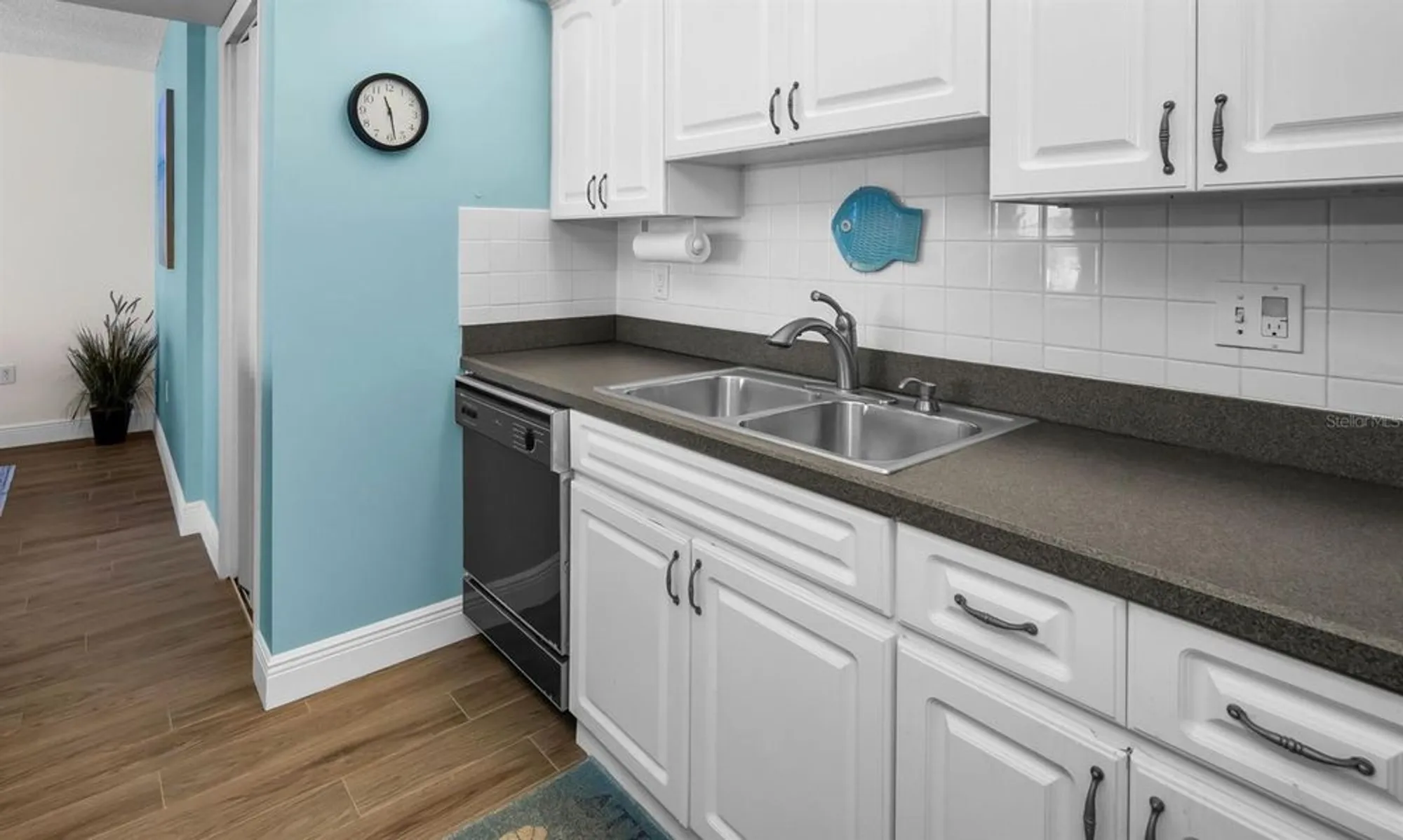 Property Slideshow image 10 of 23 | 634 edgewater dr 348, Dunedin, FL, 34698