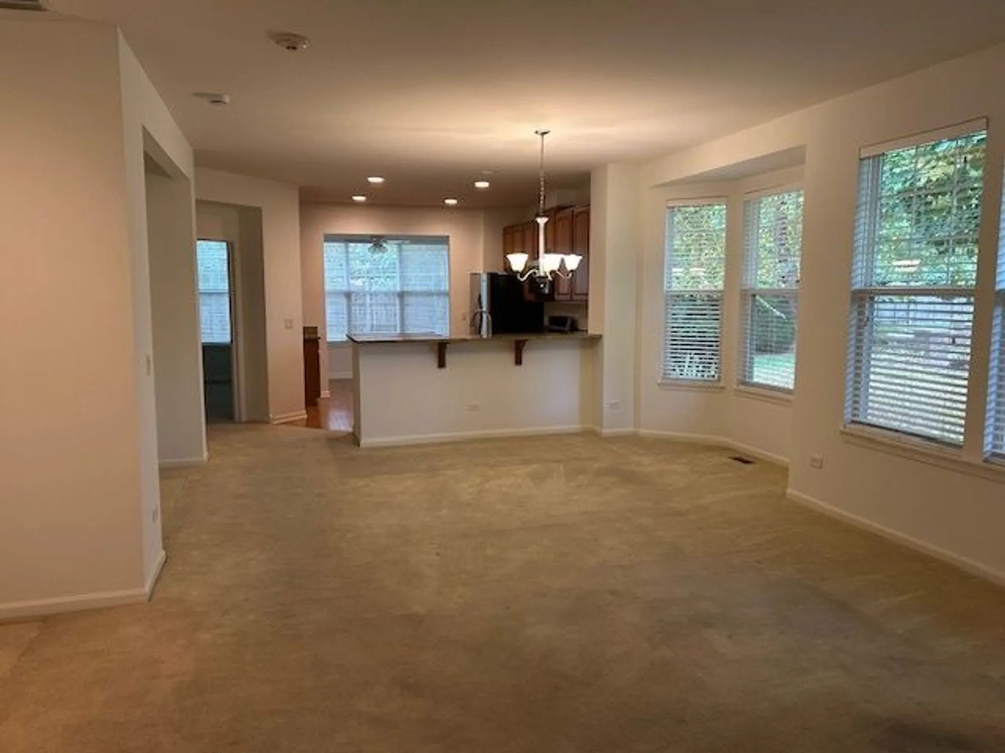 Property Slideshow image 4 of 22 | 2875 normandy cir, Naperville, IL, 60564