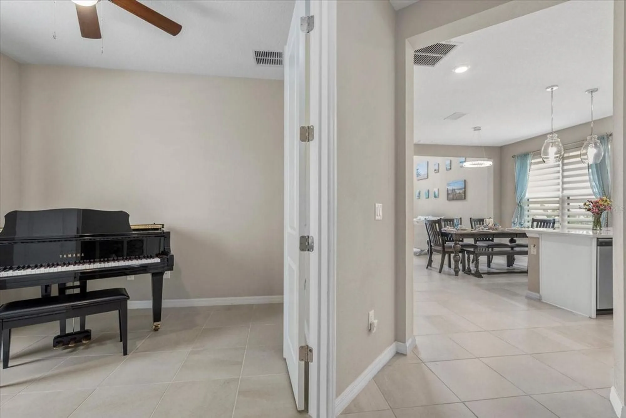 Property Slideshow image 15 of 71 | 10117 milky way cir, Sarasota, FL, 34241