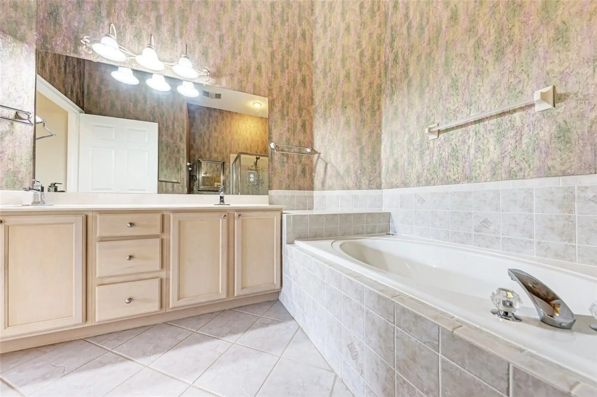 Property Slideshow image 35 of 78 | 3322 grand vista ct unit 203, Port Charlotte, FL, 33953