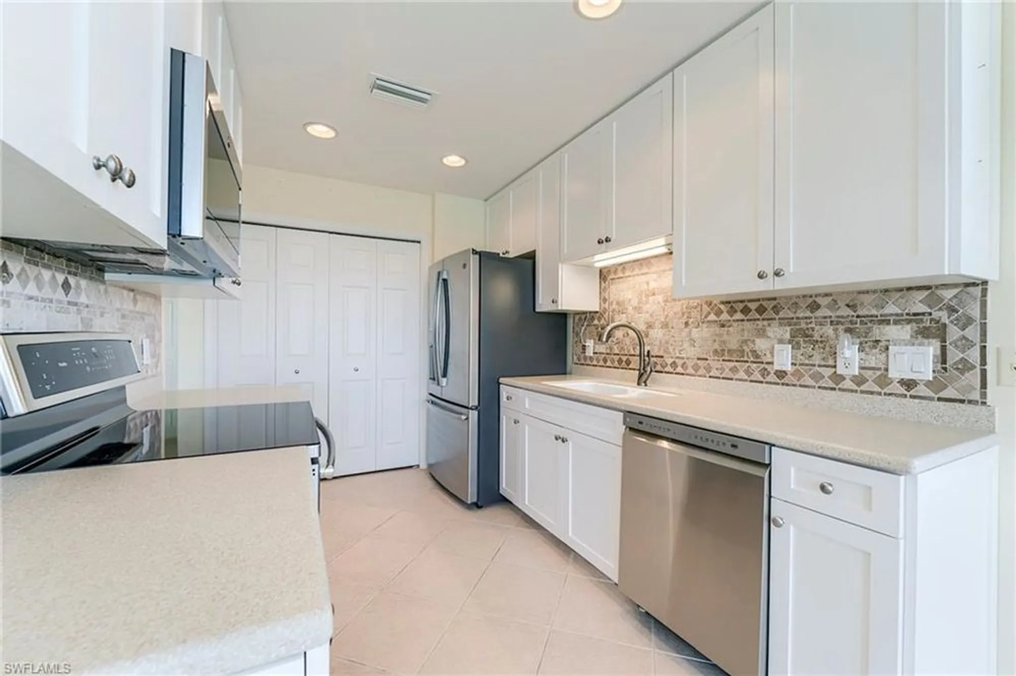 Property Slideshow image 19 of 44 | 3090 meandering way 101, Fort Myers, FL, 33905