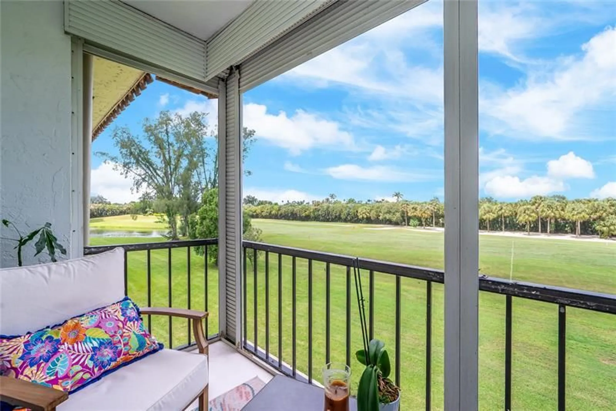 Property Slideshow image 18 of 61 | 9411 n hollybrook lake dr 310, Pembroke Pines, FL, 33025