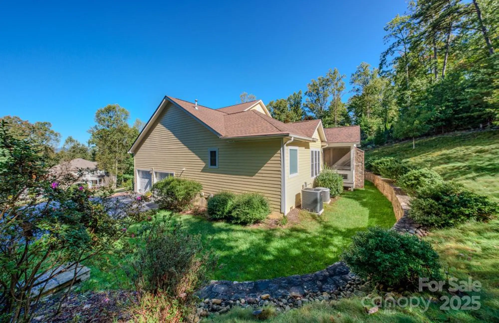 Property Slideshow image 34 of 39 | 16 larue ct, Biltmore Lake, NC, 28715