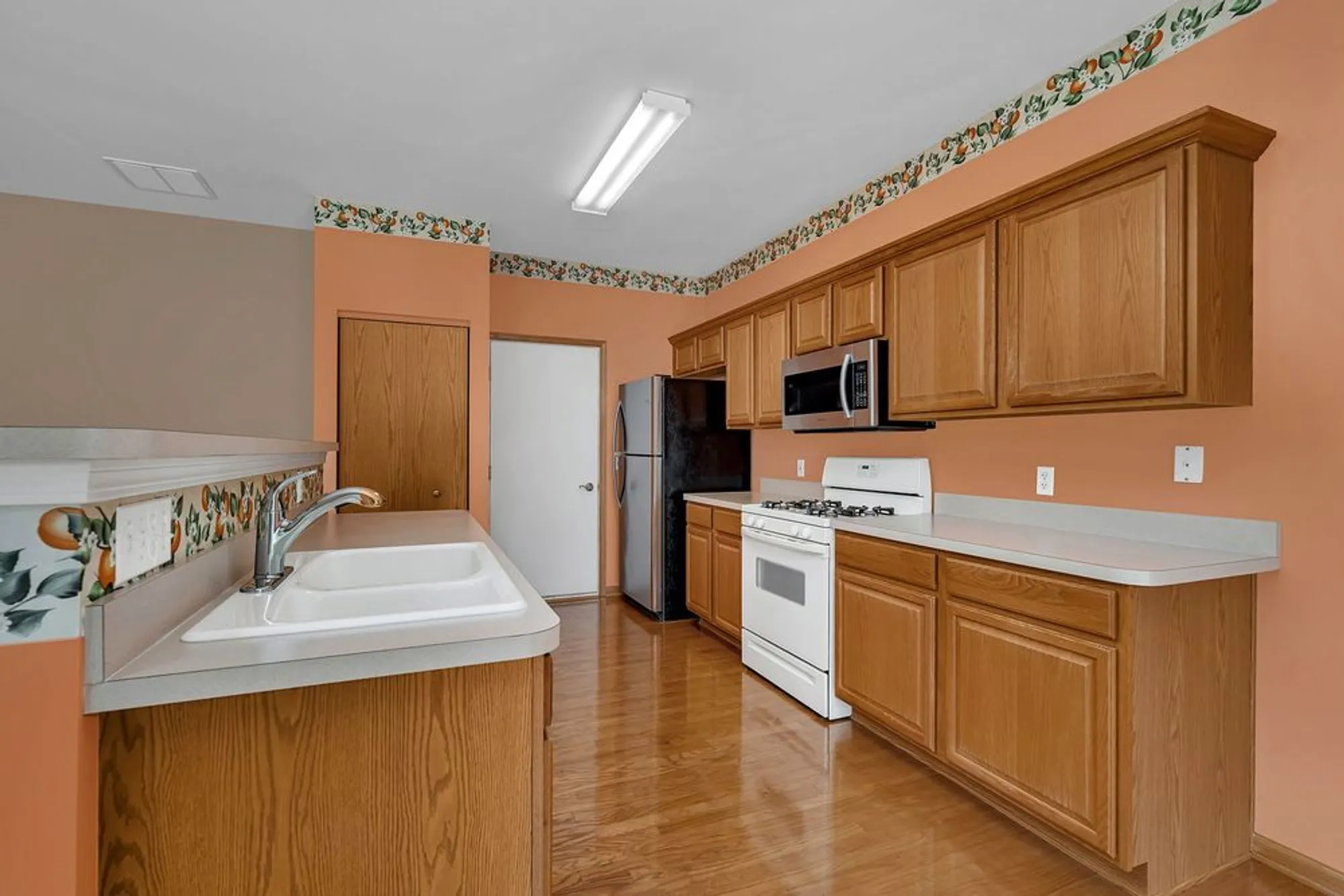 Property Slideshow image 11 of 25 | 1592 w cadillac cir, Romeoville, IL, 60446