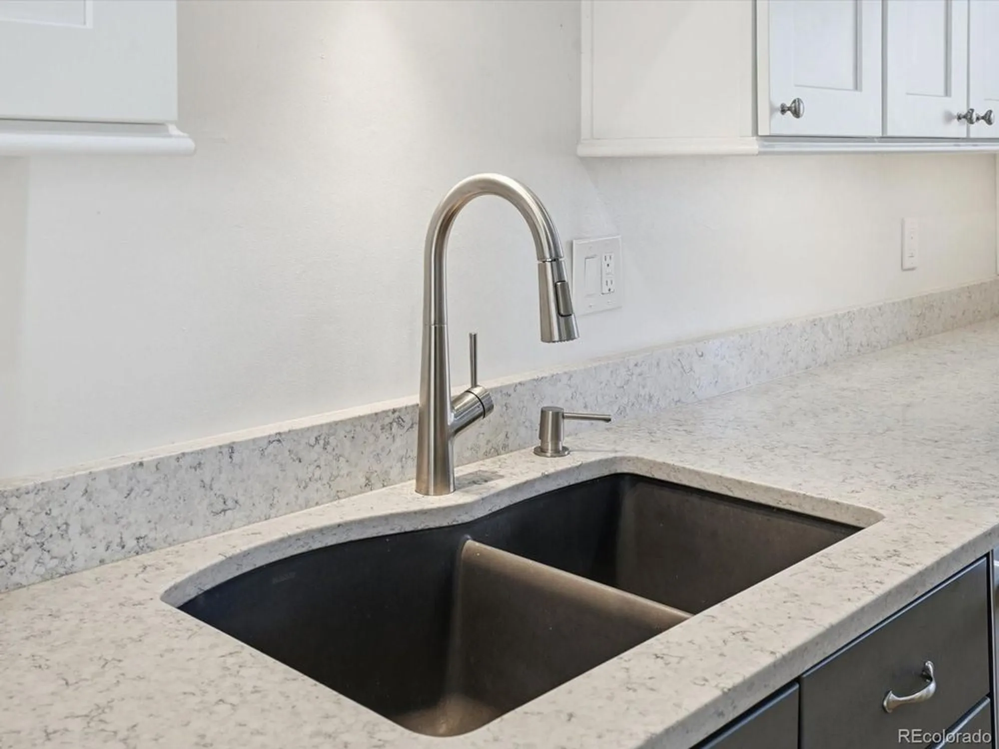 Property Slideshow image 7 of 38 | 7493 w cedar cir, Lakewood, CO, 80226