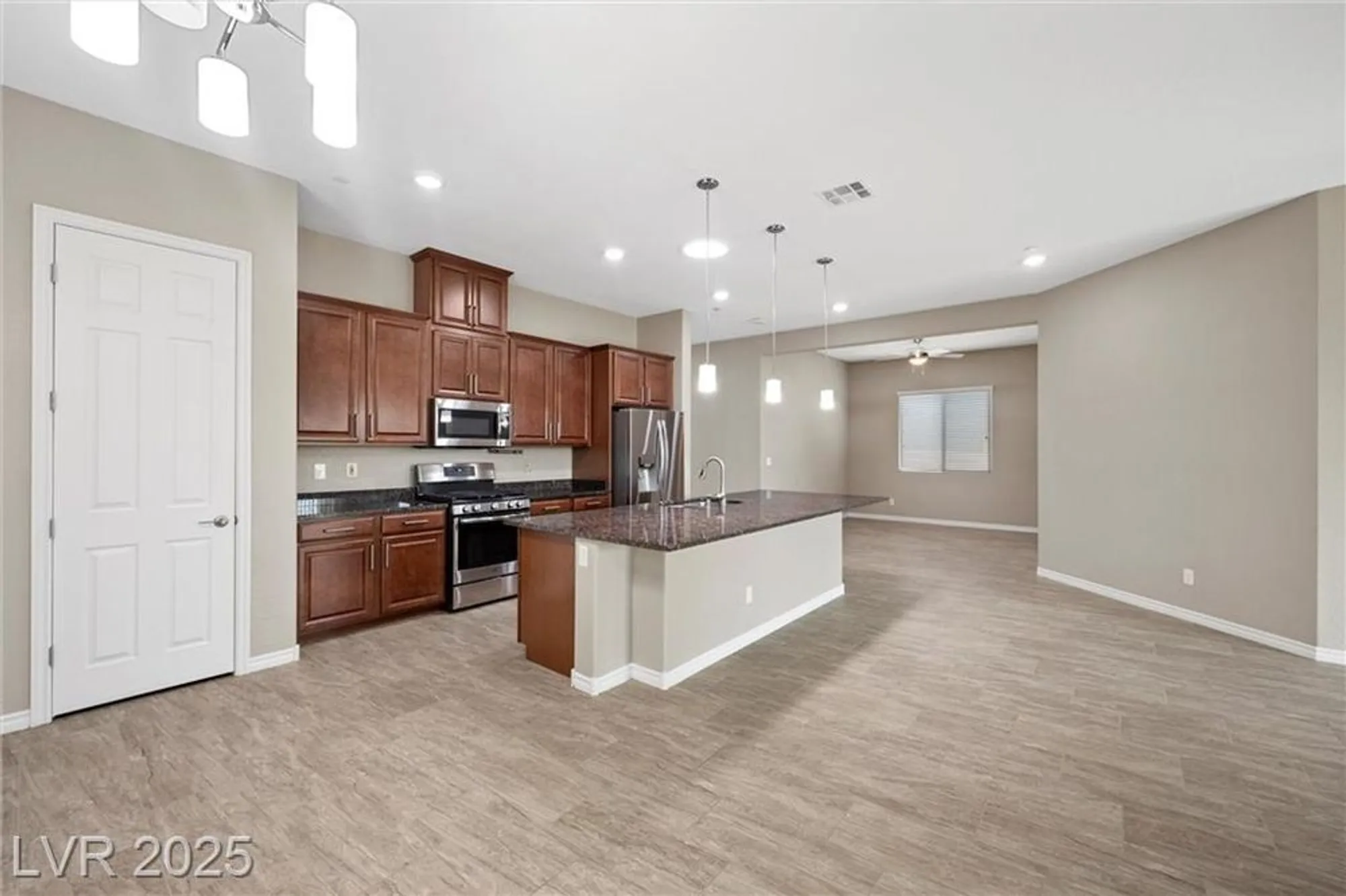 Property Slideshow image 9 of 70 | 732 rosewater dr, Henderson, NV, 89011