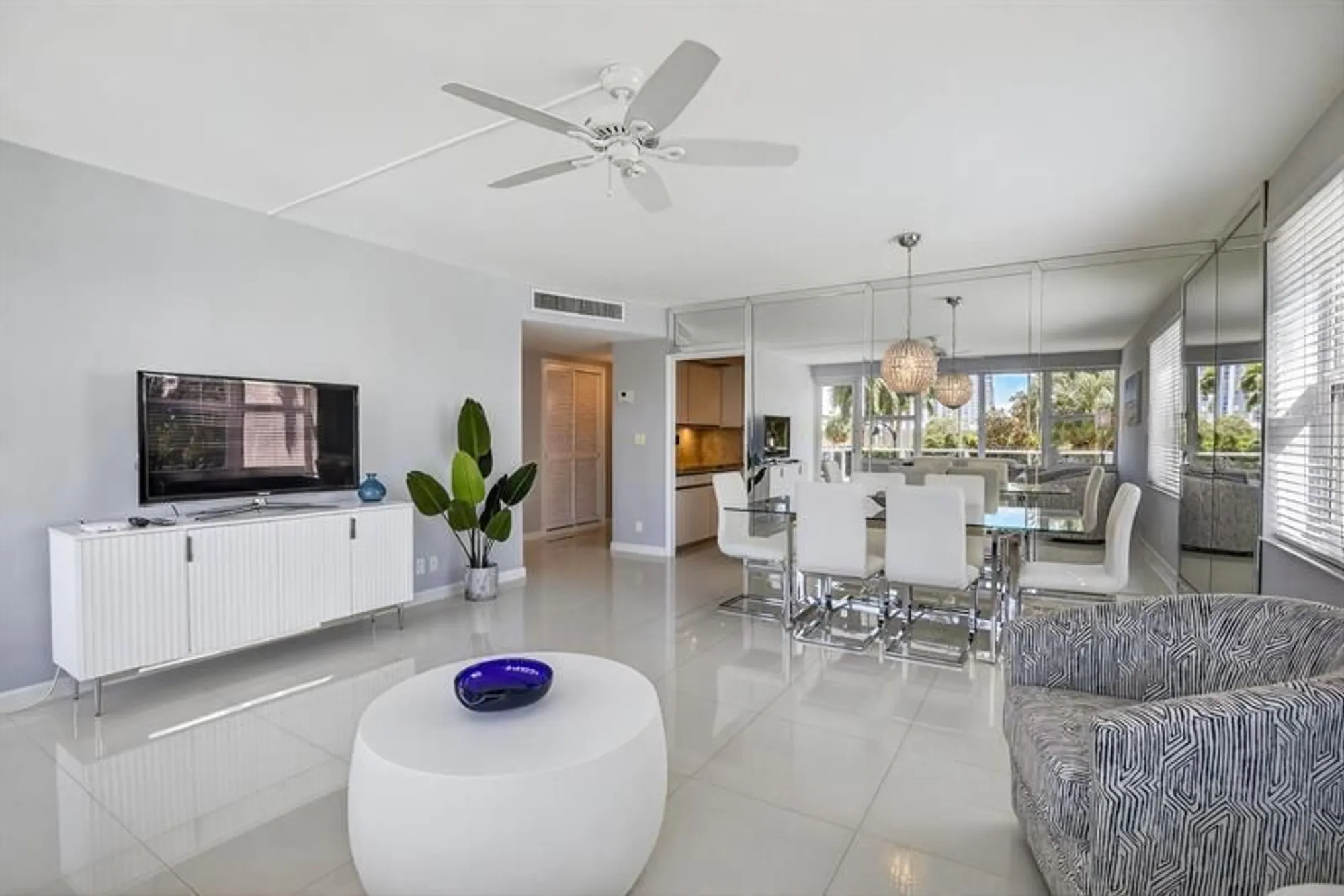 Property Slideshow image 3 of 28 | 3333 ne 34th st 209, Fort Lauderdale, FL, 33308
