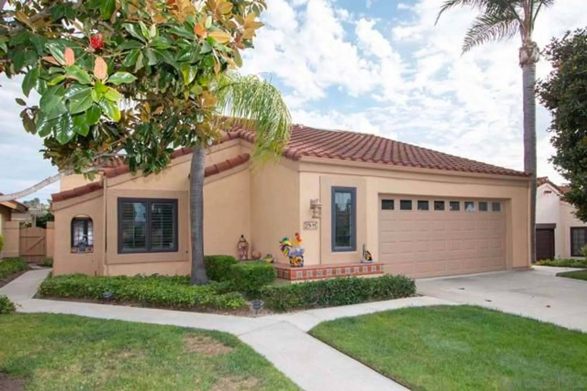 Property Slideshow image 1 of 48 | 17639 caminito hercuba, San Diego, CA, 92128