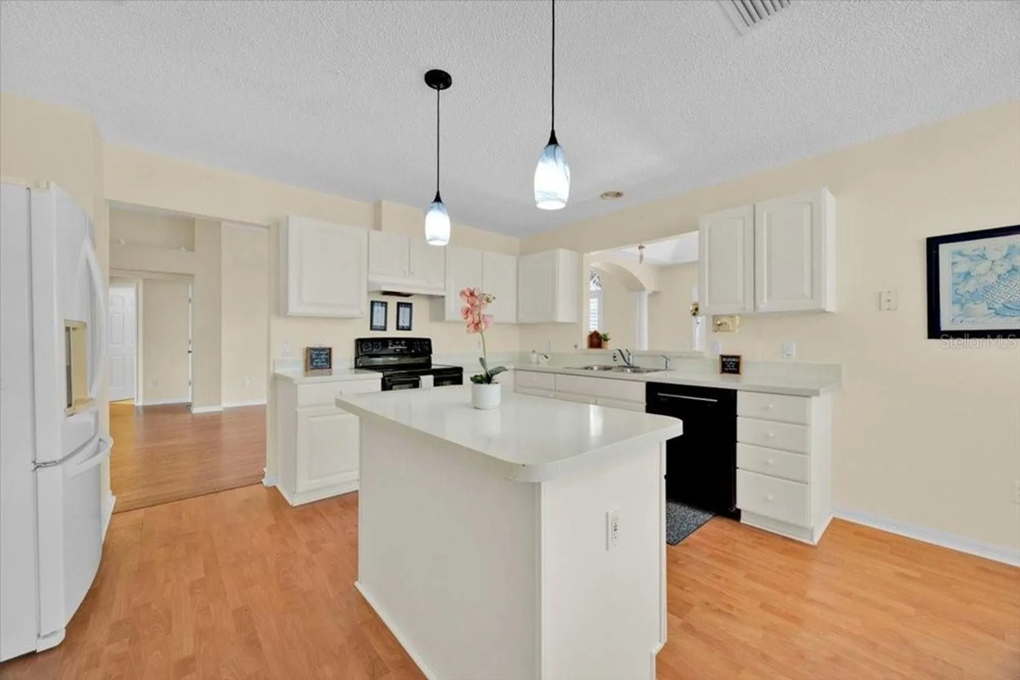 Property Slideshow image 12 of 34 | 528 carrera dr, Lady Lake, FL, 32159