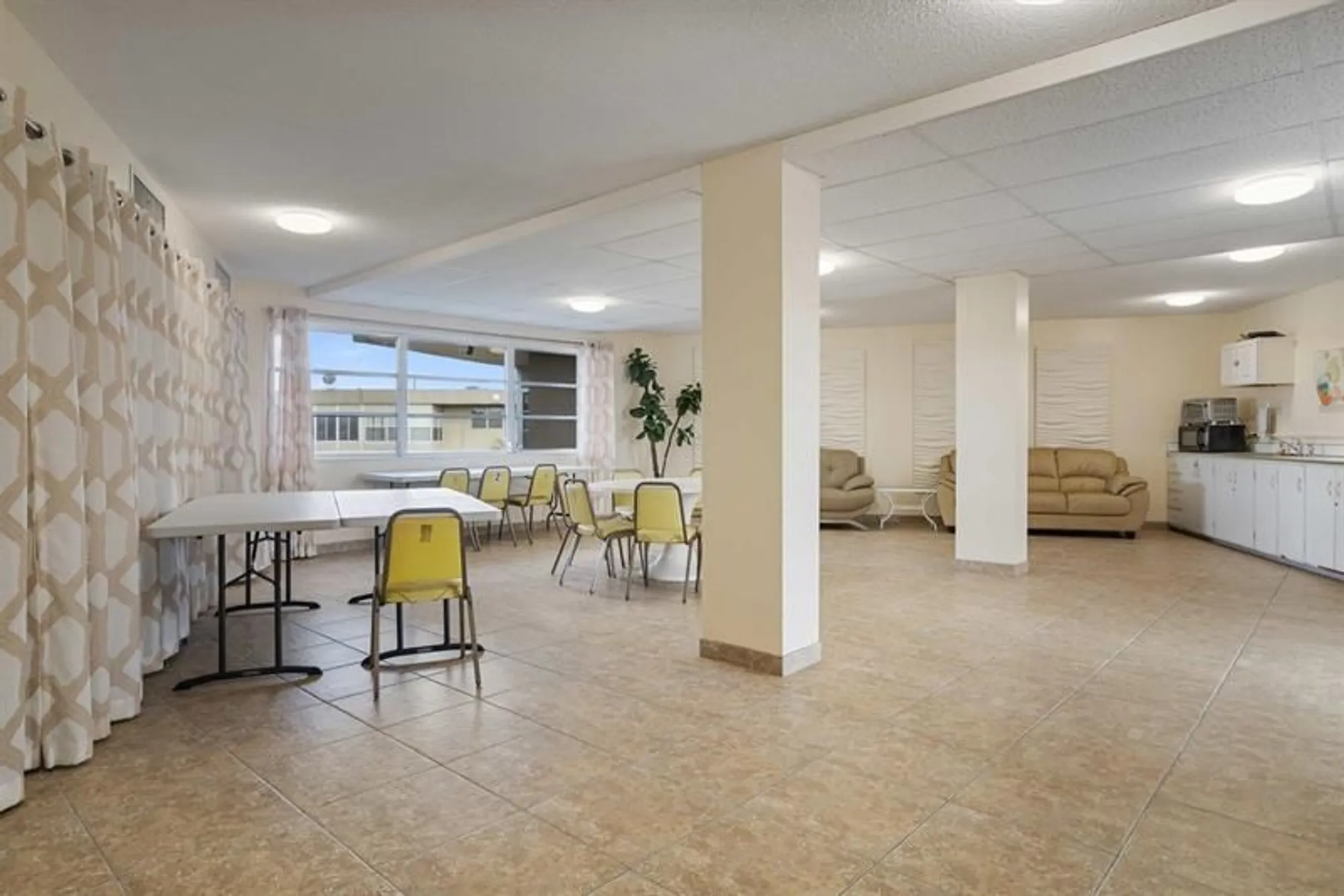Property Slideshow image 45 of 46 | 3051 nw 46th ave 408, Lauderdale Lakes, FL, 33313