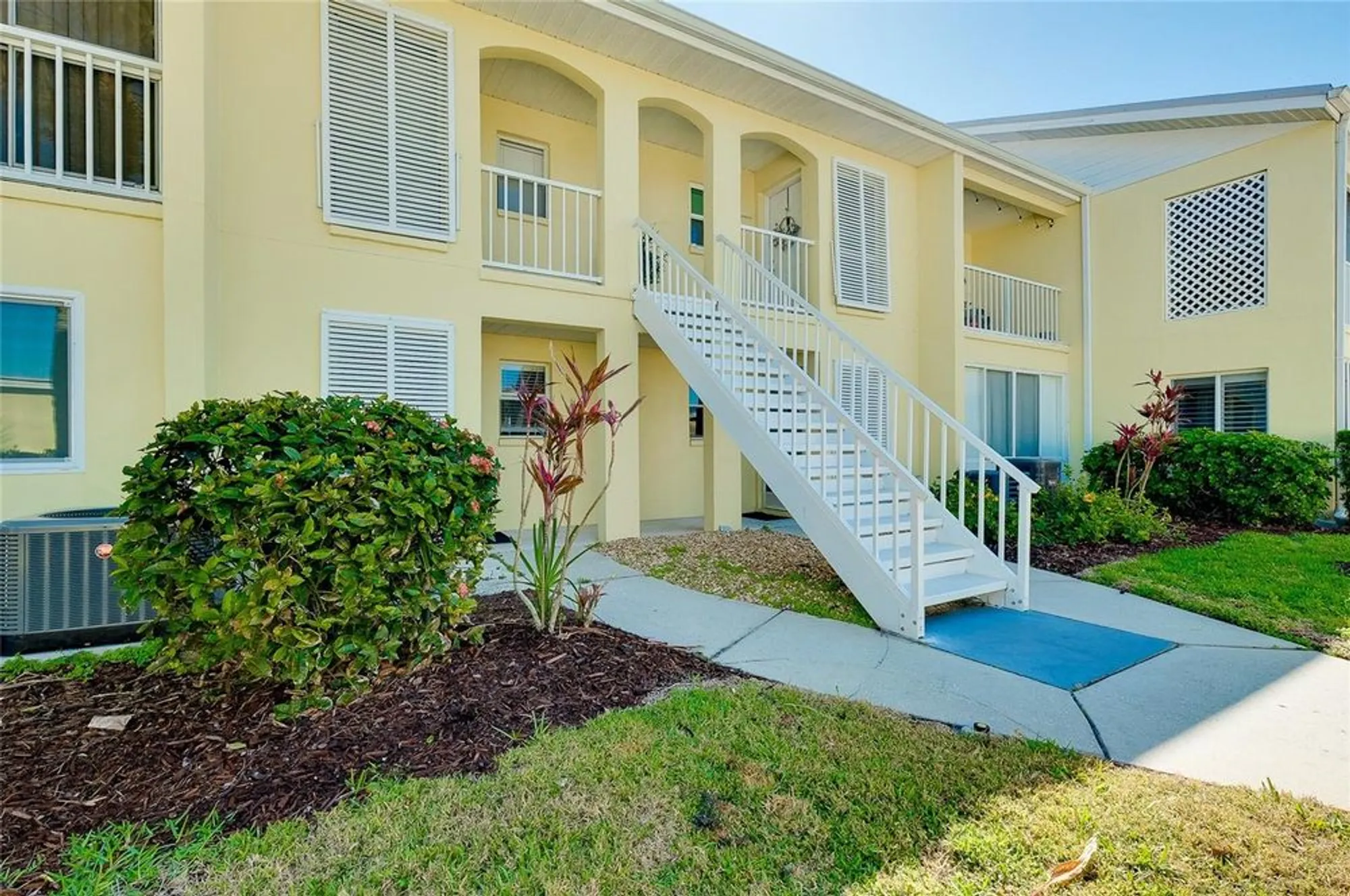Property Slideshow image 3 of 36 | 410 cerromar cir 240, Venice, FL, 34293