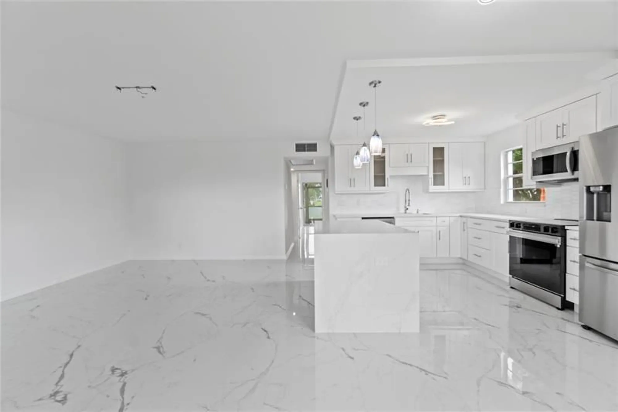 Property Slideshow image 8 of 59 | 1021 farnham o # 1021, Deerfield Beach, FL, 33442