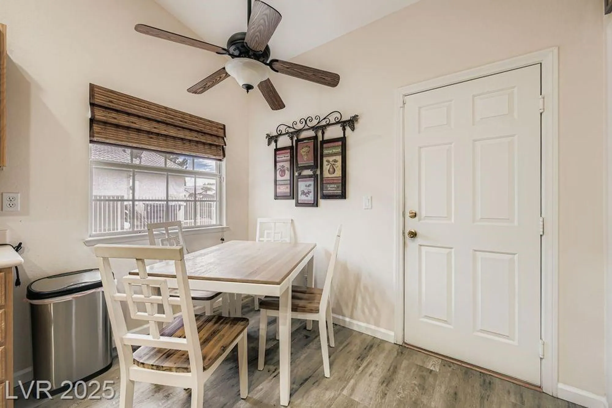 Property Slideshow image 12 of 28 | 5320 rim view ln, Las Vegas, NV, 89130