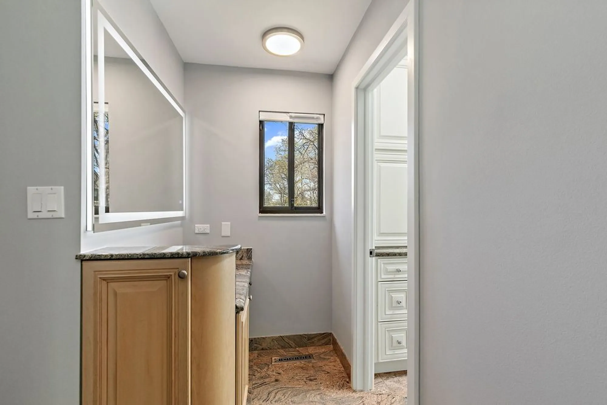 Property Slideshow image 25 of 48 | 535 woodview rd, Lake Barrington, IL, 60010