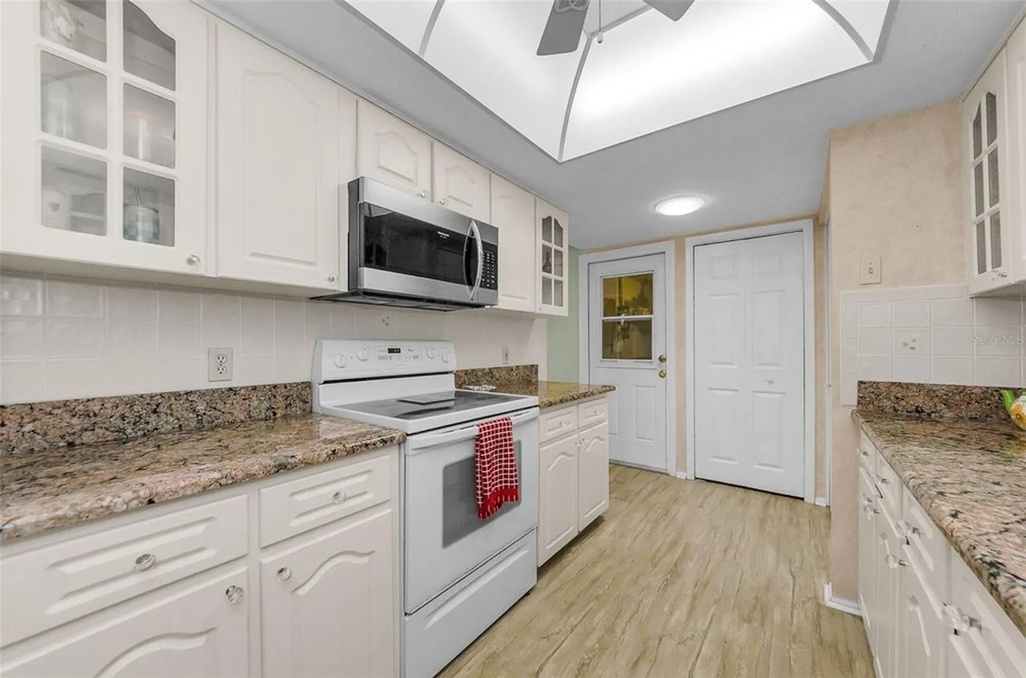 Property Slideshow image 15 of 41 | 11516 versailles ln, Port Richey, FL, 34668