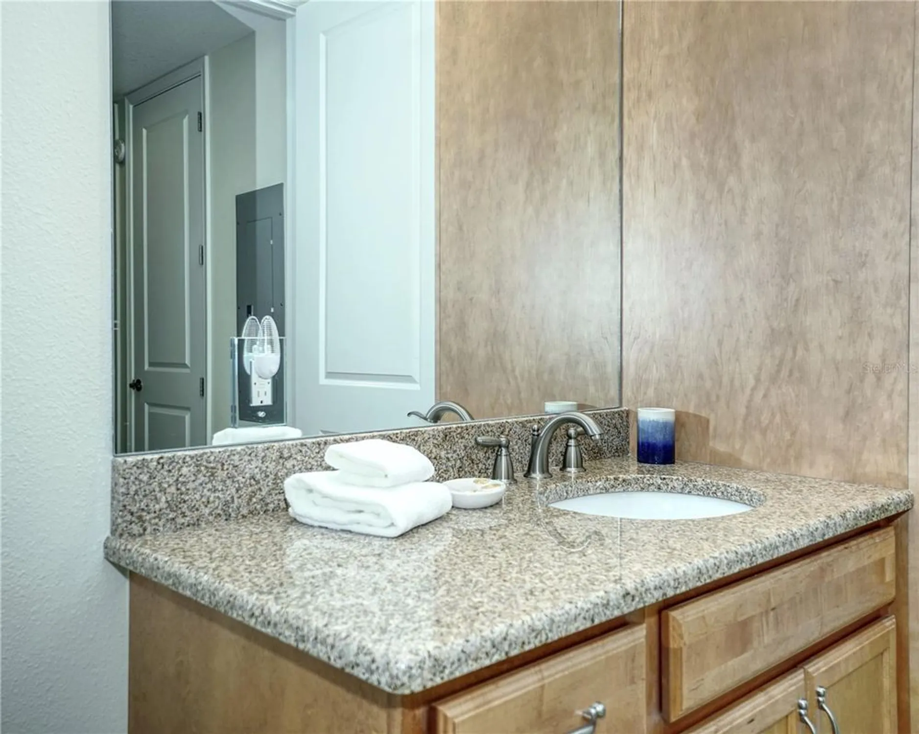 Property Slideshow image 33 of 47 | 392 aruba cir unit 102, Bradenton, FL, 34209