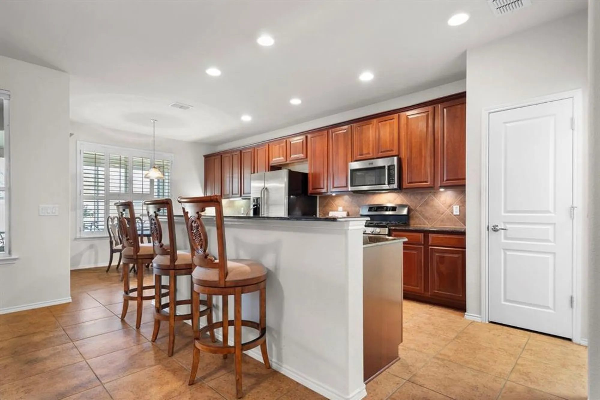 Property Slideshow image 20 of 39 | 942 carrington greens dr, Frisco, TX, 75036