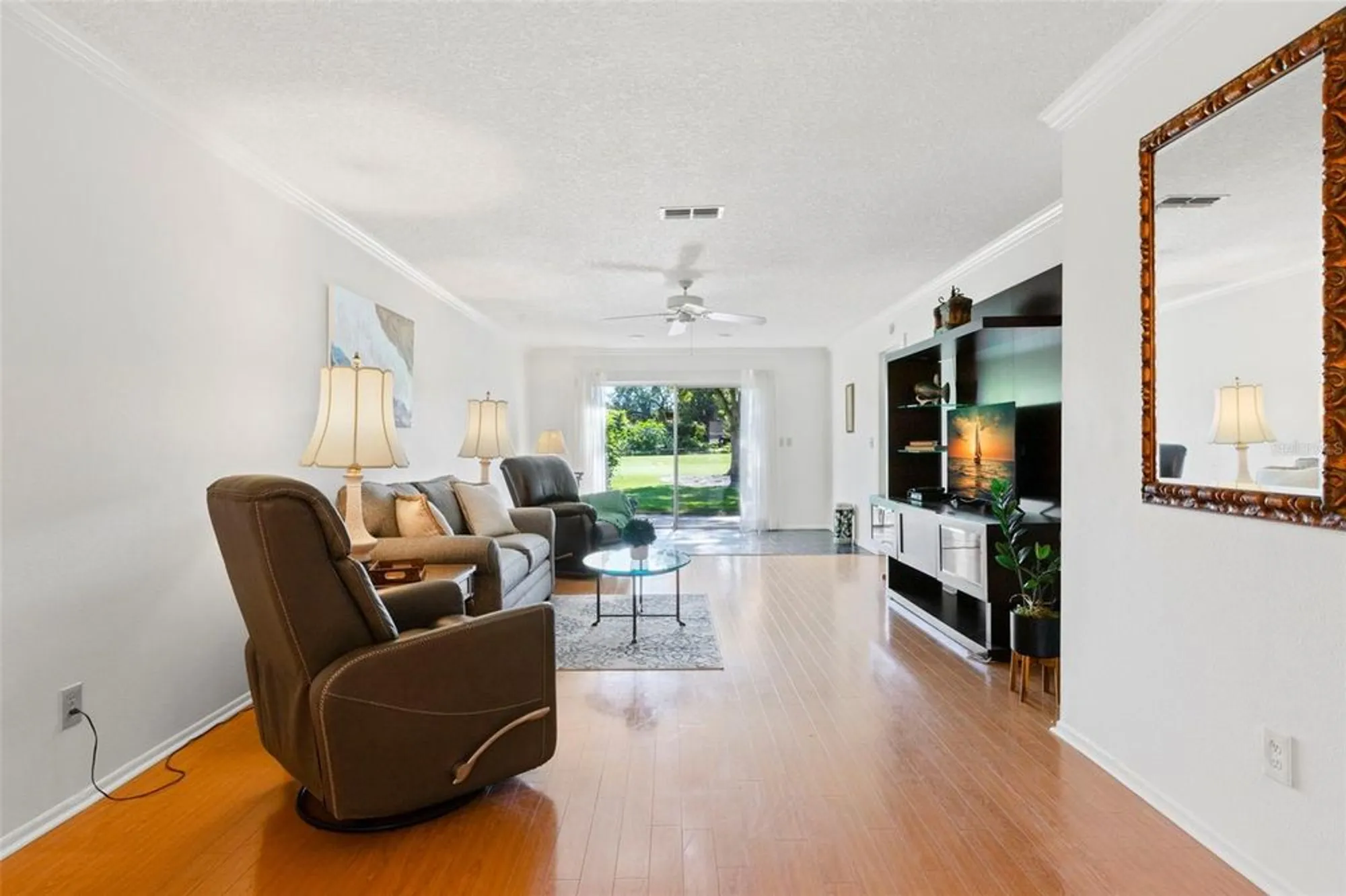 Property Slideshow image 13 of 61 | 1012 dunrobin dr d, Palm Harbor, FL, 34684