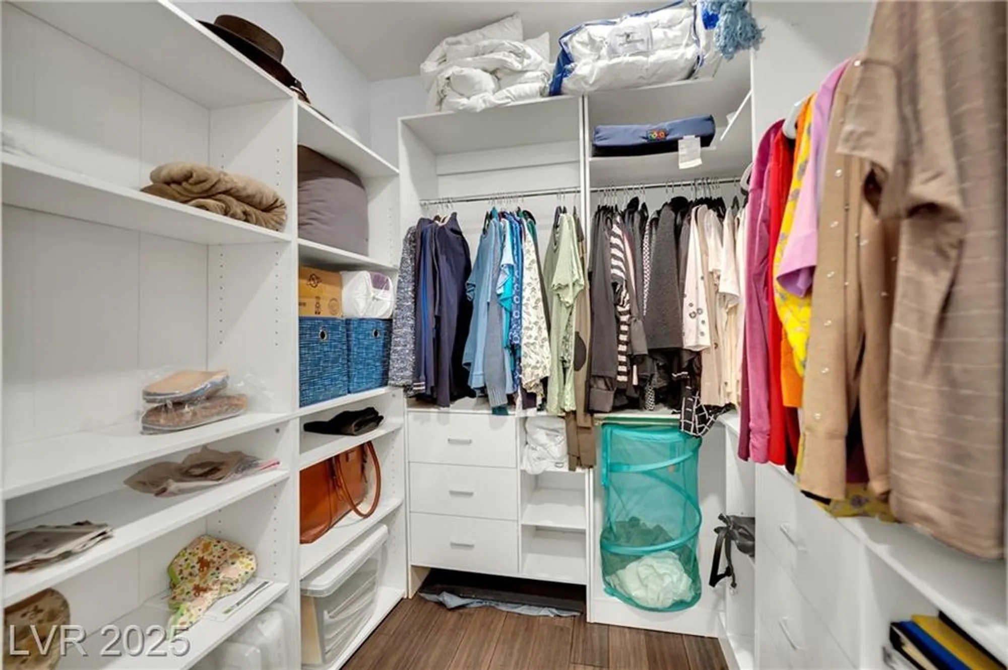 Property Slideshow image 20 of 28 | 2409 indigo valley st, Las Vegas, NV, 89134