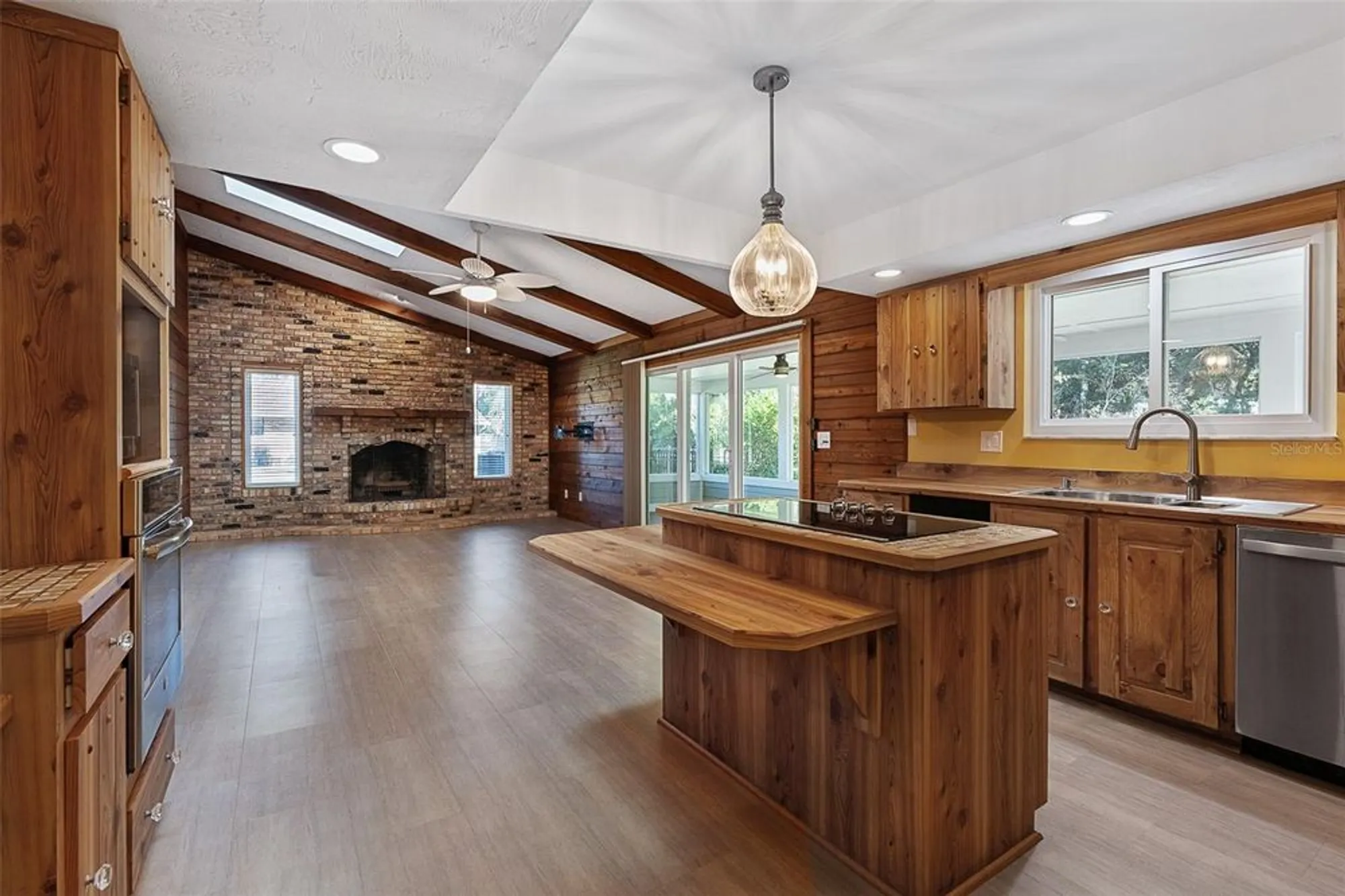 Property Slideshow image 14 of 48 | 521 pelican bay dr, Daytona Beach, FL, 32119