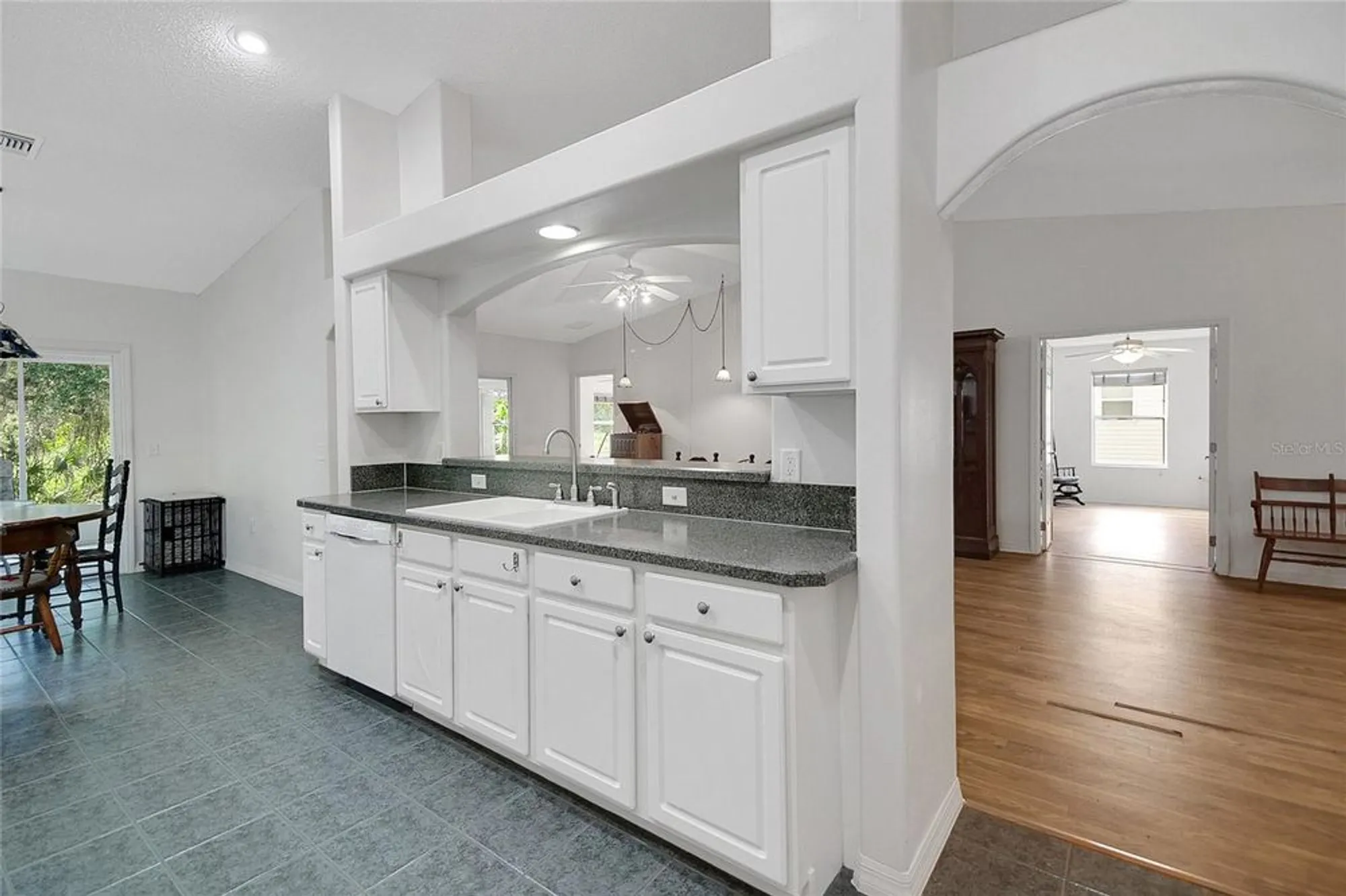 Property Slideshow image 23 of 77 | 32942 rambling oaks ct, Leesburg, FL, 34748