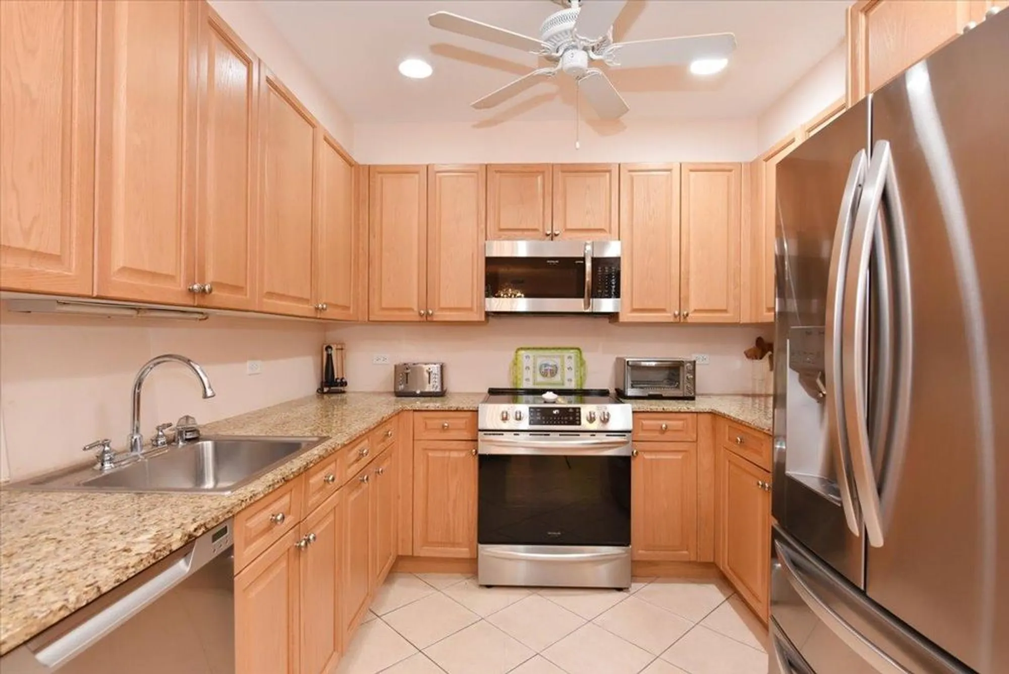 Property Slideshow image 11 of 27 | 100 harbor view dr 439, Port Washington, NY, 11050