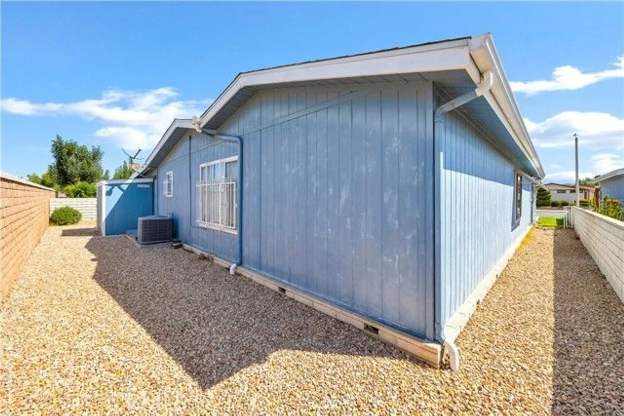 Property Slideshow image 32 of 41 | 1625 brentwood way, Hemet, CA, 92545