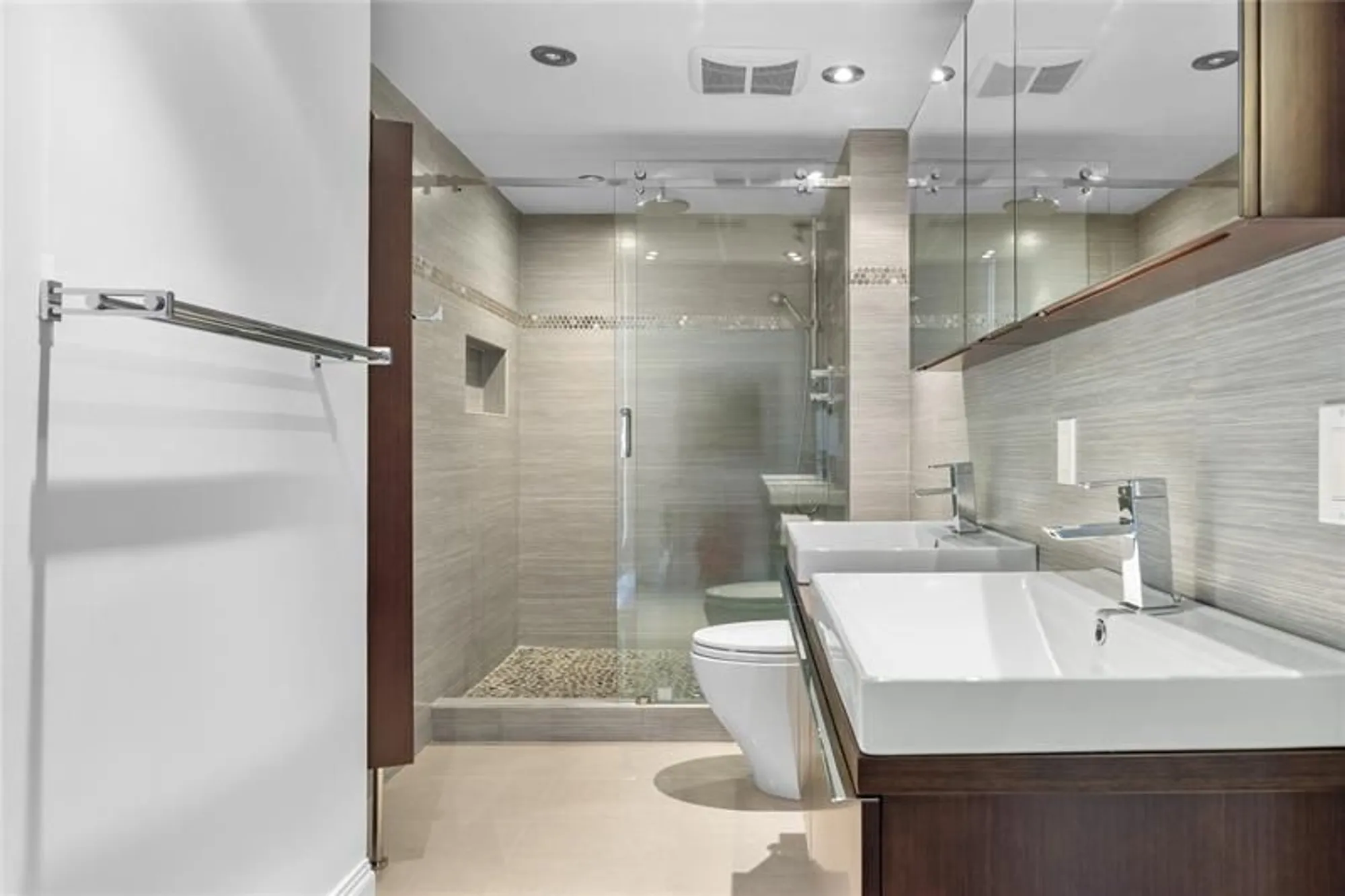 Property Slideshow image 21 of 50 | 1880 s ocean dr ts306, Hallandale Beach, FL, 33009