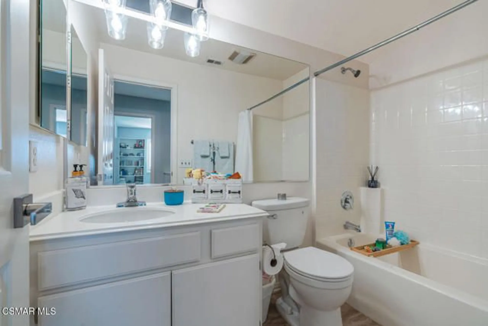 Property Slideshow image 23 of 27 | 2040 freesia ave, Simi Valley, CA, 93063