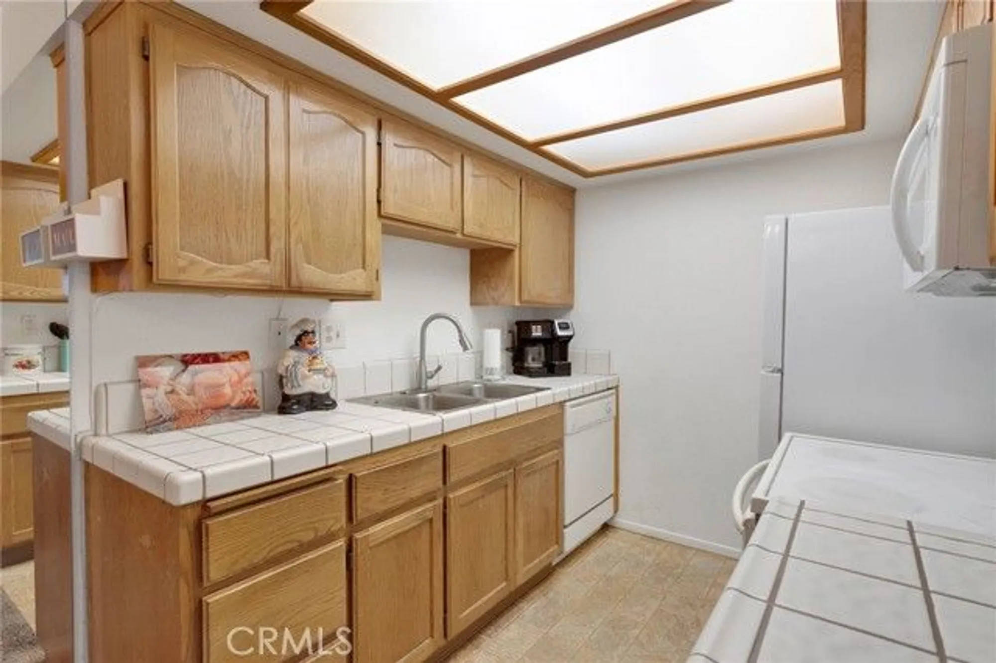 Property Slideshow image 14 of 36 | 19175 elm dr, Apple Valley, CA, 92308