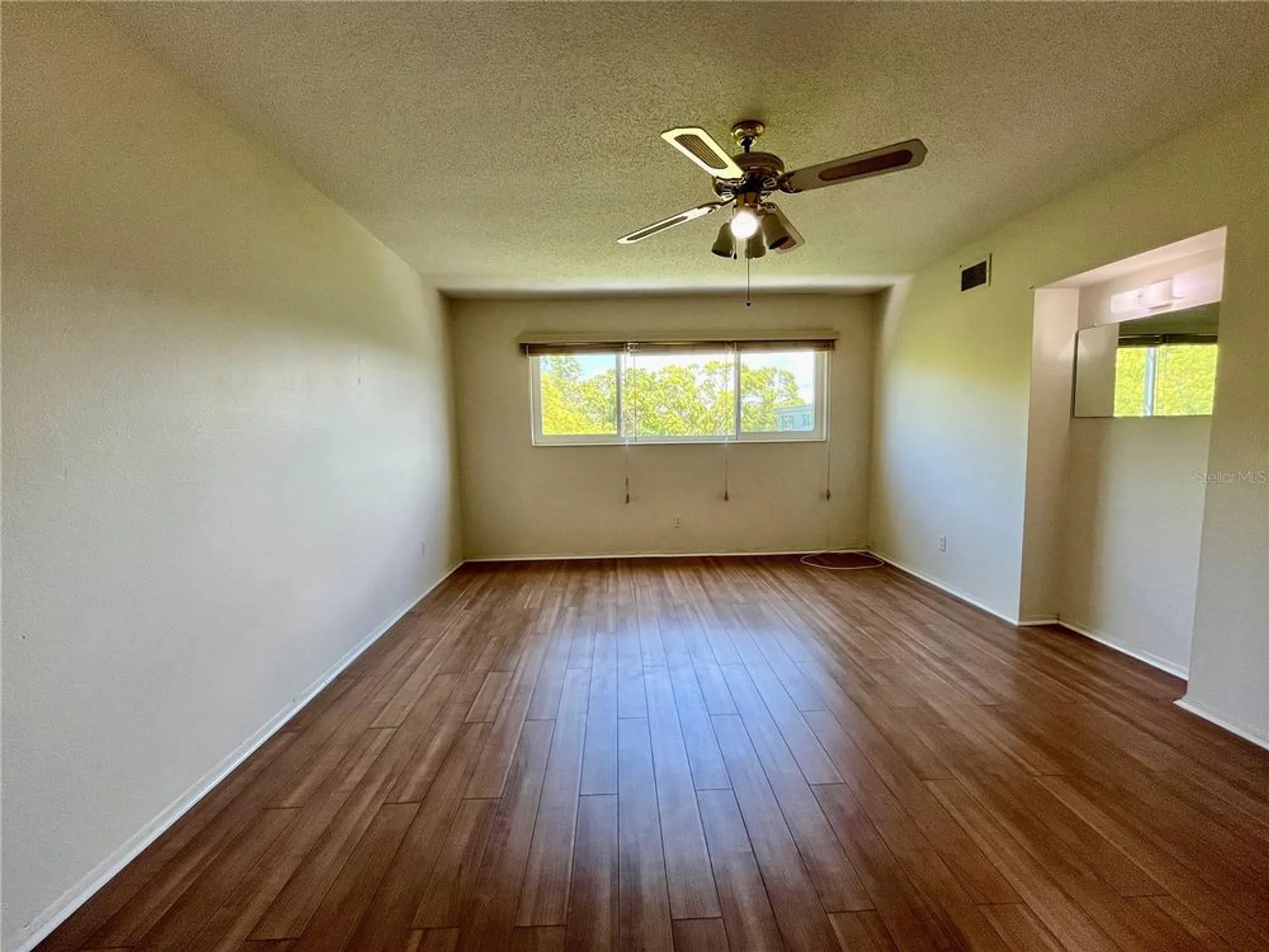 Property Slideshow image 19 of 50 | 2341 haitian dr 49, Clearwater, FL, 33763