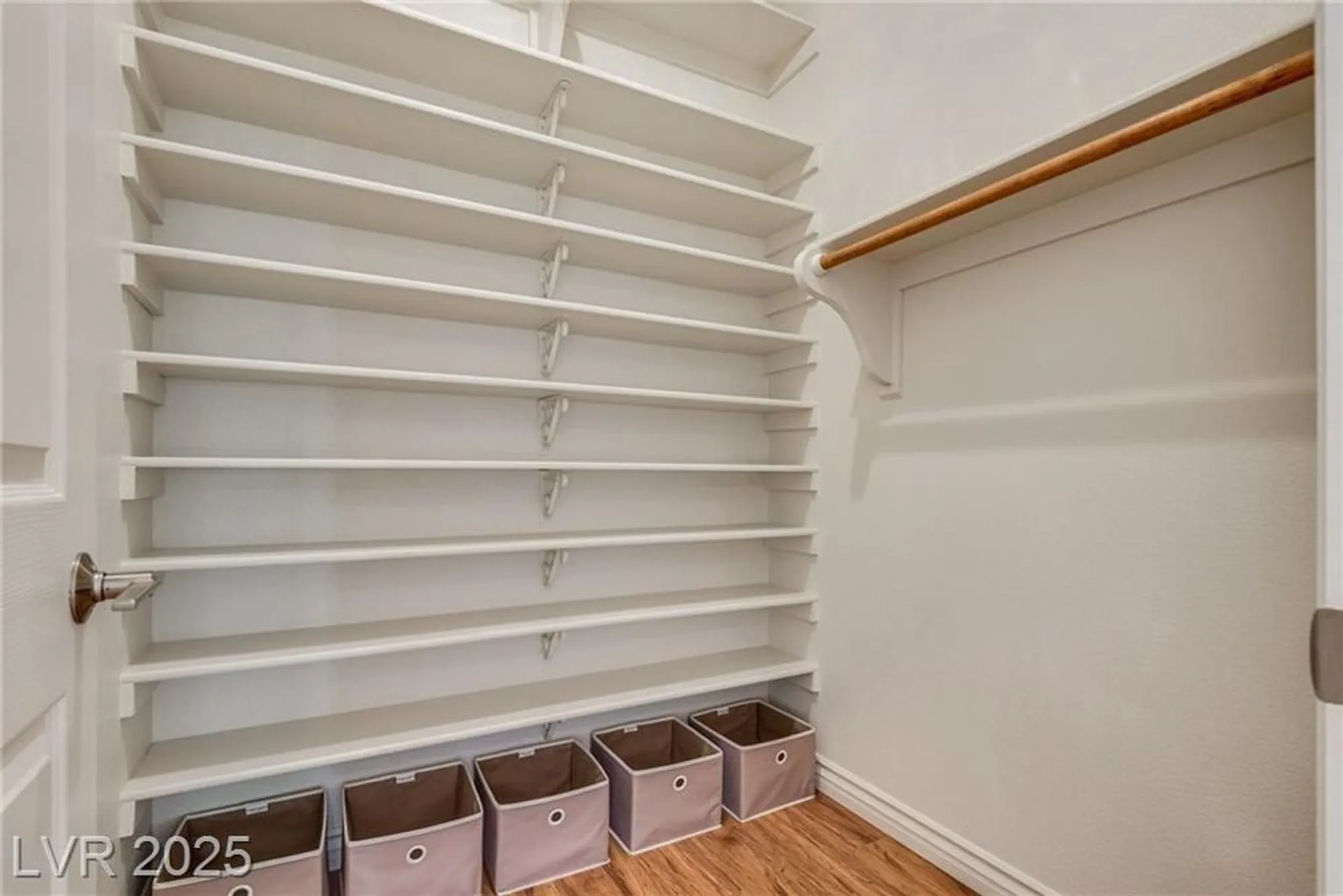 Property Slideshow image 20 of 29 | 421 wonderstone dr, Las Vegas, NV, 89107