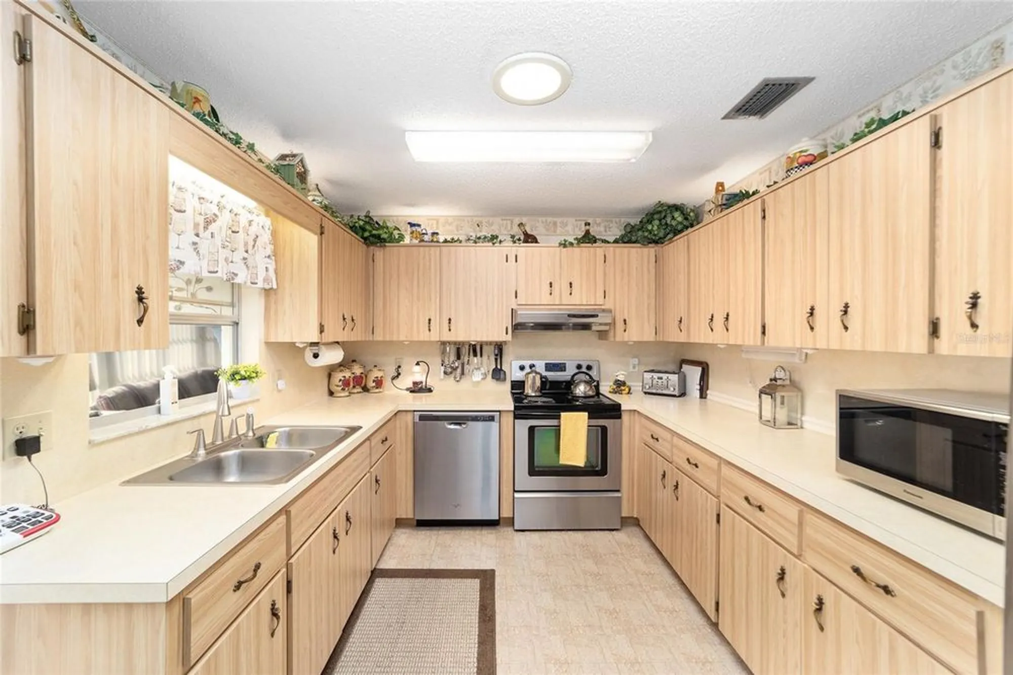 Property Slideshow image 12 of 34 | 8420 sw 93rd ln e, Ocala, FL, 34481