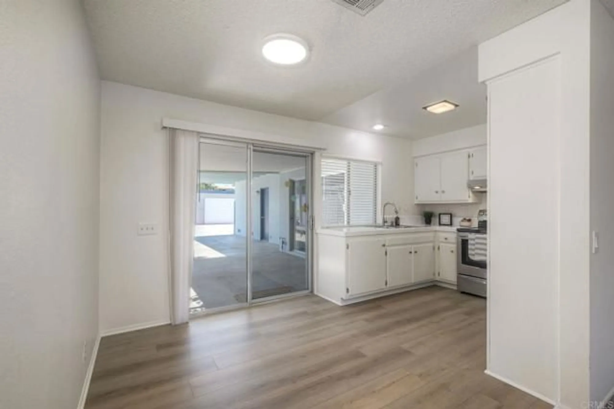 Property Slideshow image 8 of 41 | 3839 vista campana 16, Oceanside, CA, 92057