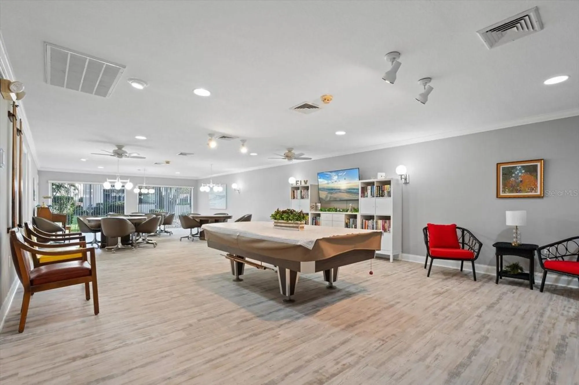 Property Slideshow image 26 of 33 | 2522 clubhouse dr unit 204, Sarasota, FL, 34232